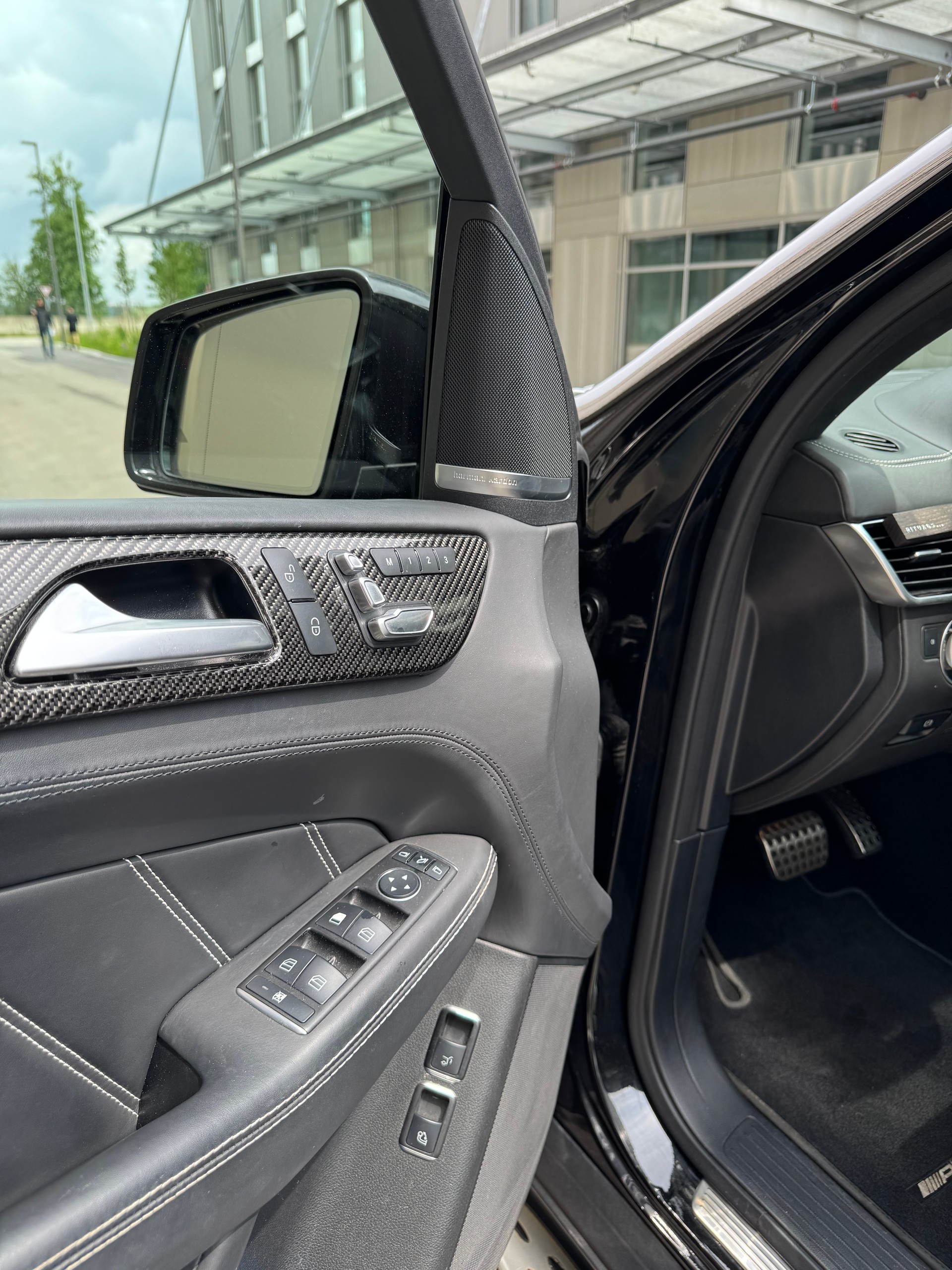MERCEDES-BENZ GLE 63 S AMG 4Matic Speedshift Plus 7G-Tronic-image-15