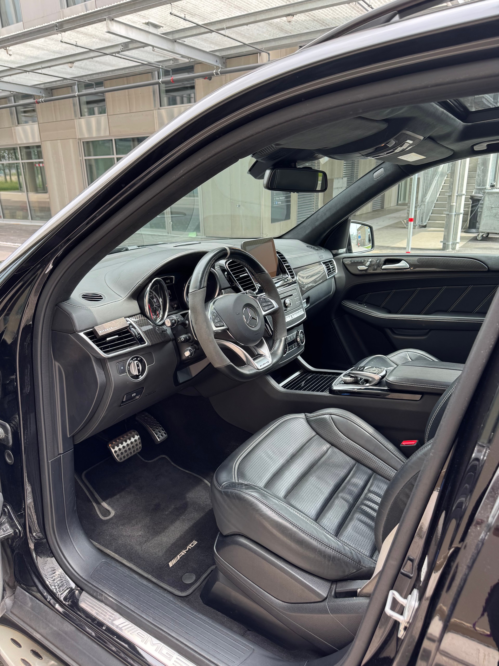 MERCEDES-BENZ GLE 63 S AMG 4Matic Speedshift Plus 7G-Tronic-image-11