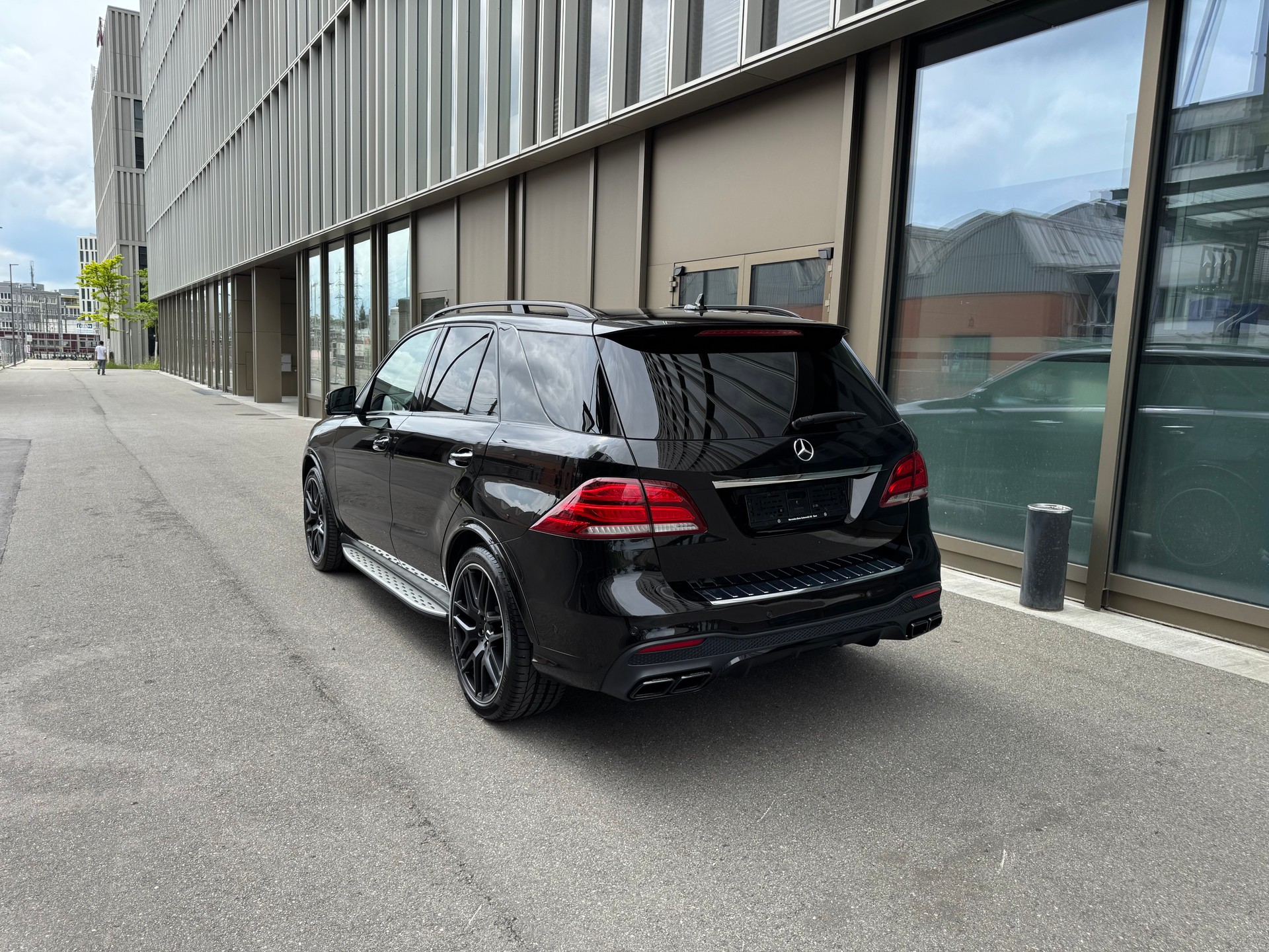 MERCEDES-BENZ GLE 63 S AMG 4Matic Speedshift Plus 7G-Tronic-image-10