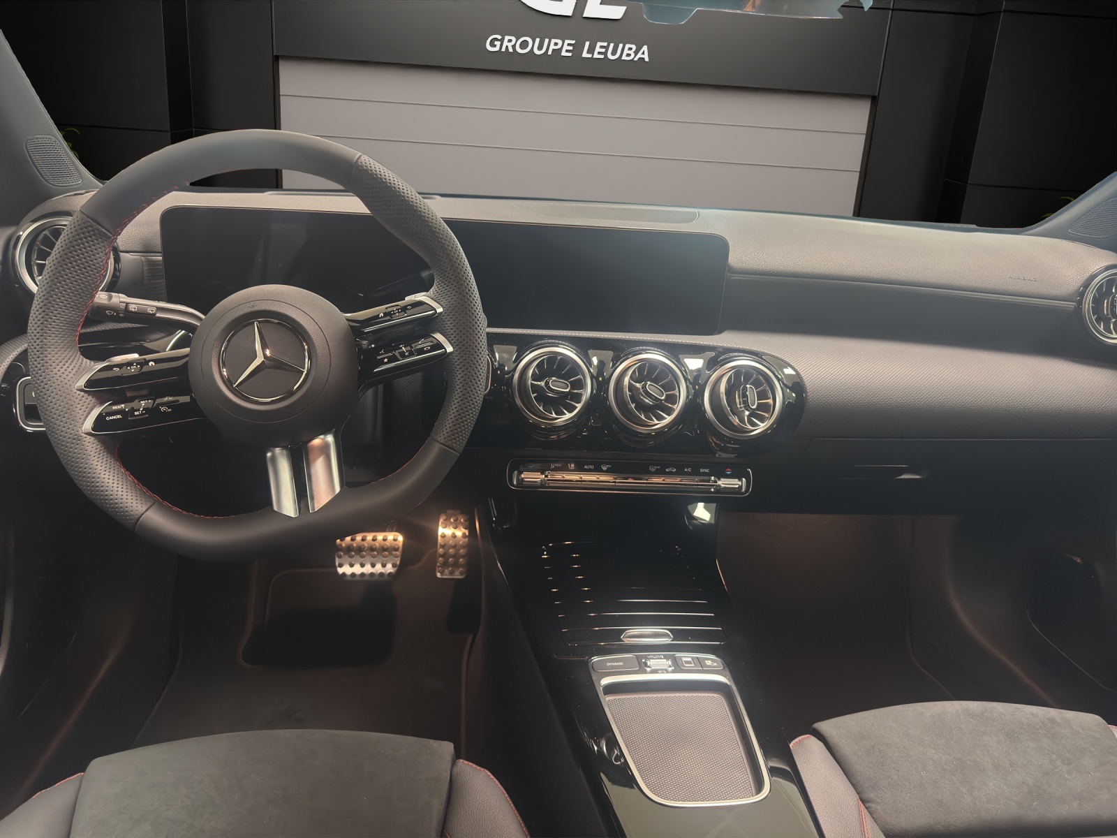 Image MERCEDES-BENZ A-220 A 220 4Matic 8G-DCT