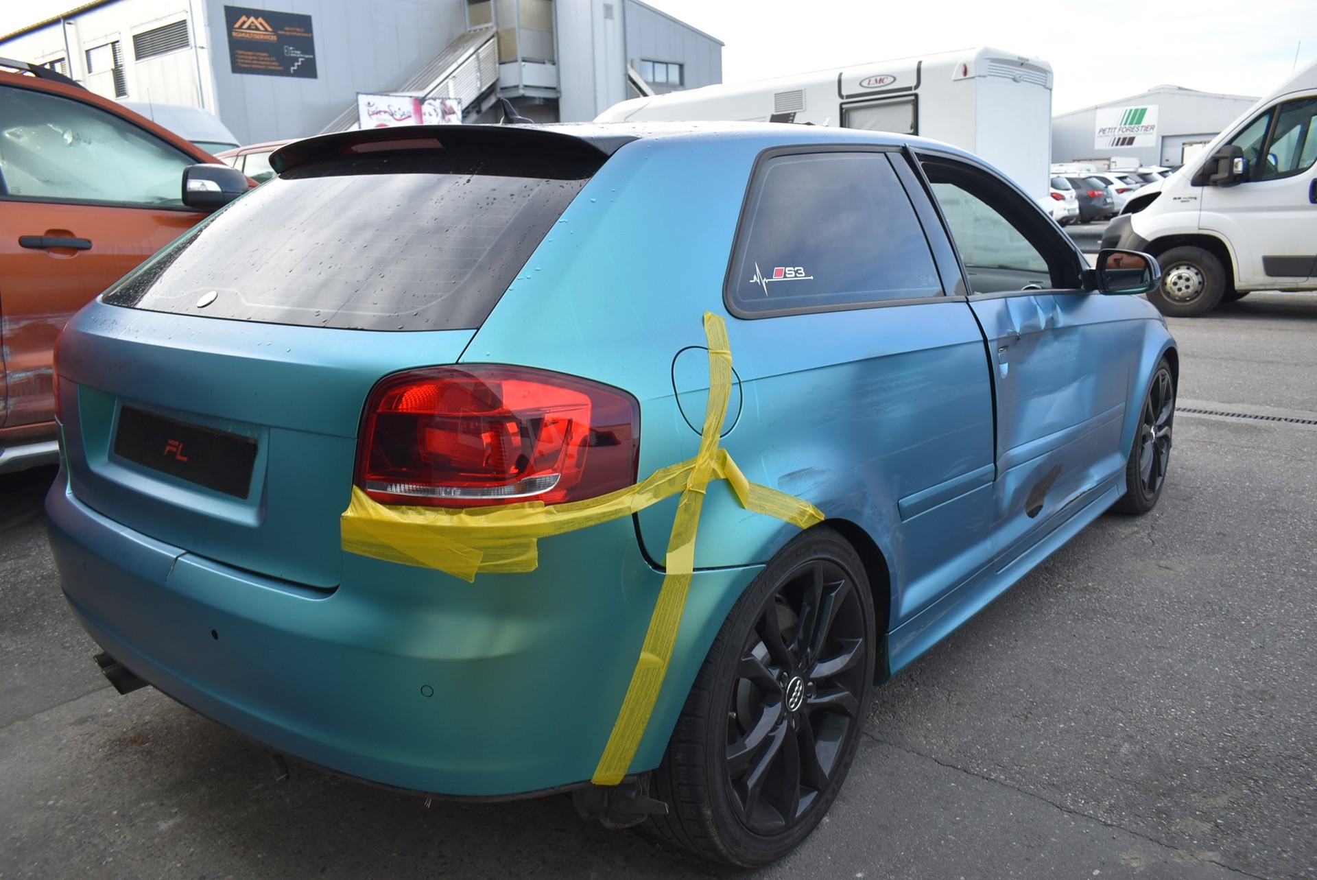 AUDI S3 2.0 TFSI quattro S-tronic-image-4