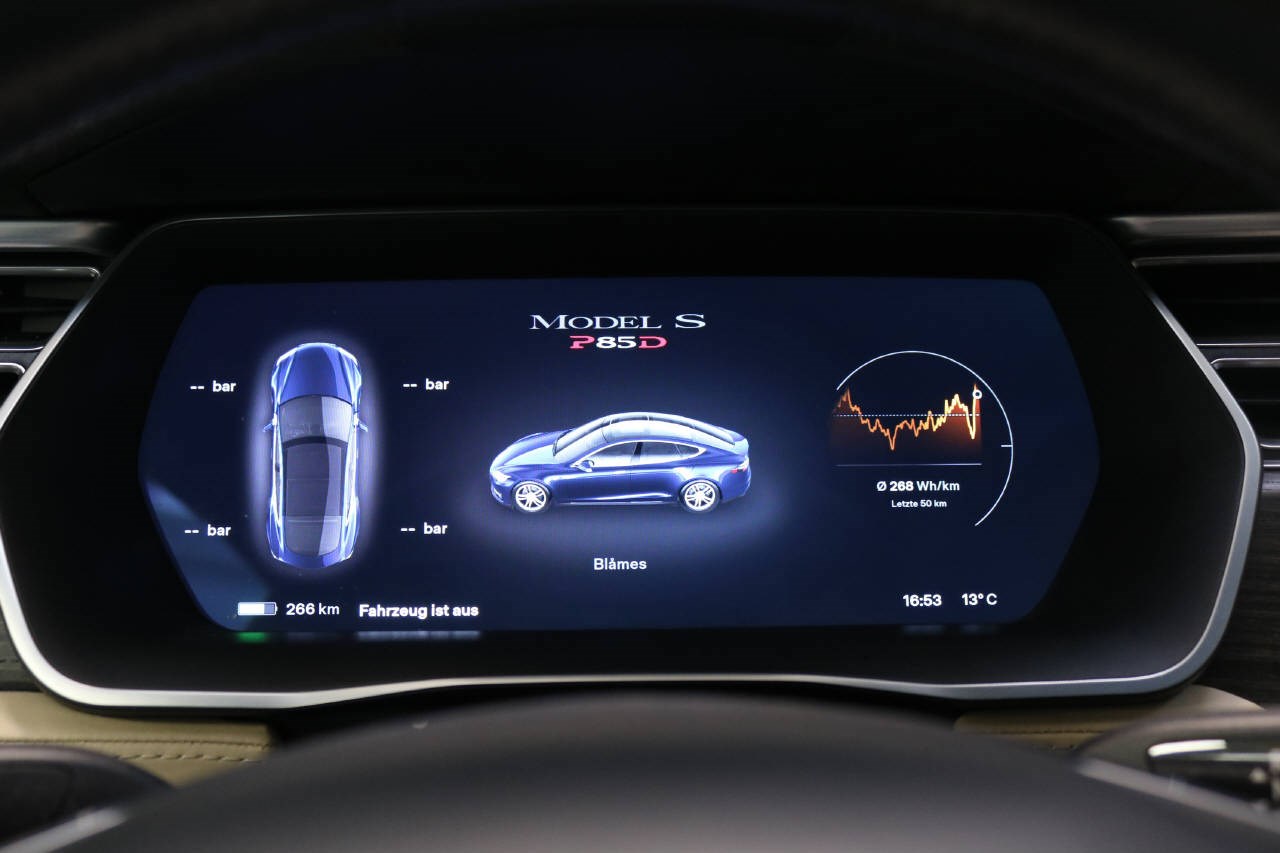 TESLA Model S 85 Performance D 772 PS-image-8