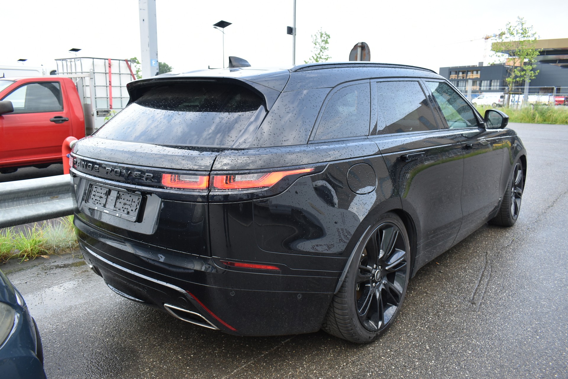 LAND ROVER Range Rover Velar R-Dynamic D 300 Automatic-image-1