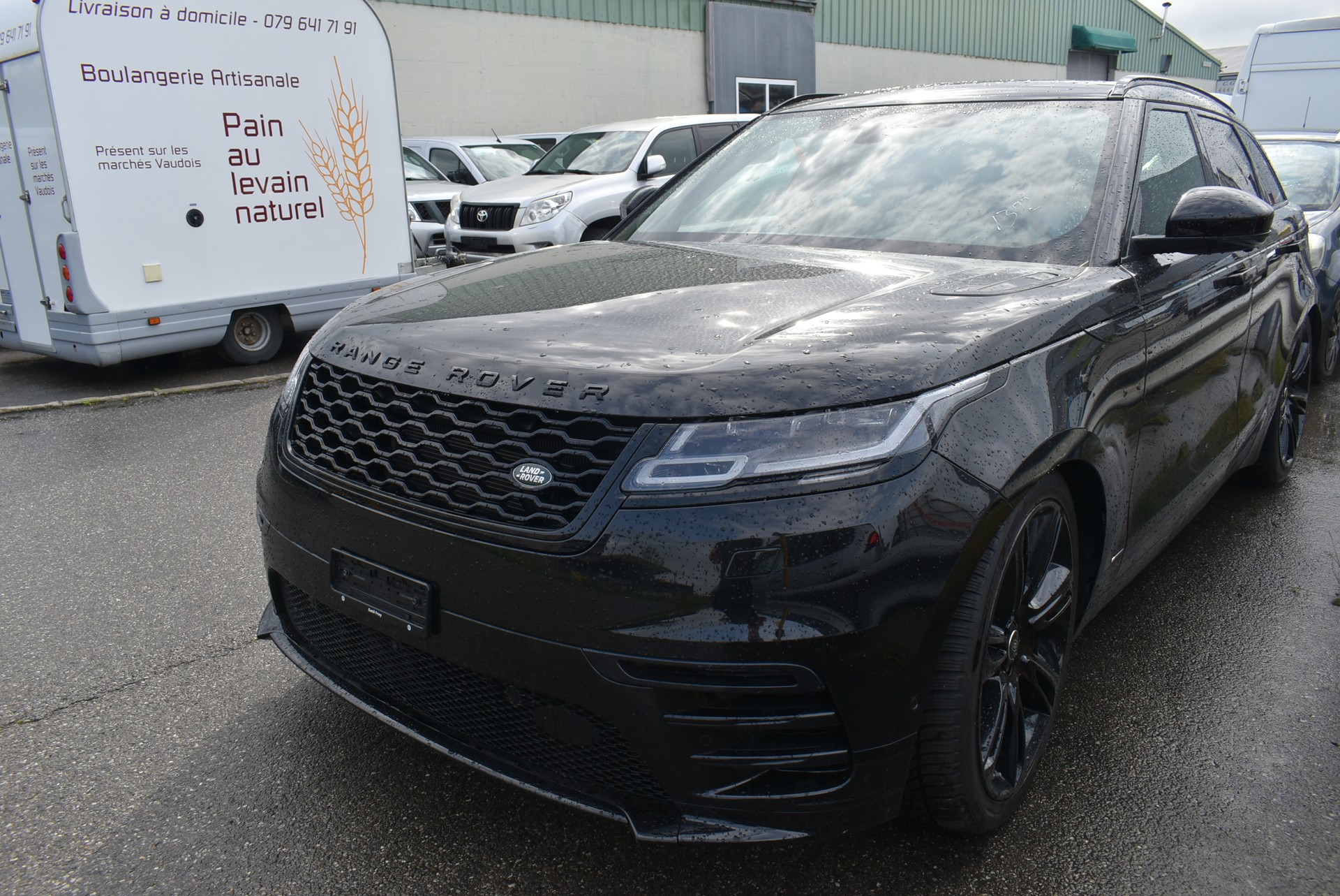 LAND ROVER Range Rover Velar R-Dynamic D 300 Automatic-image-6