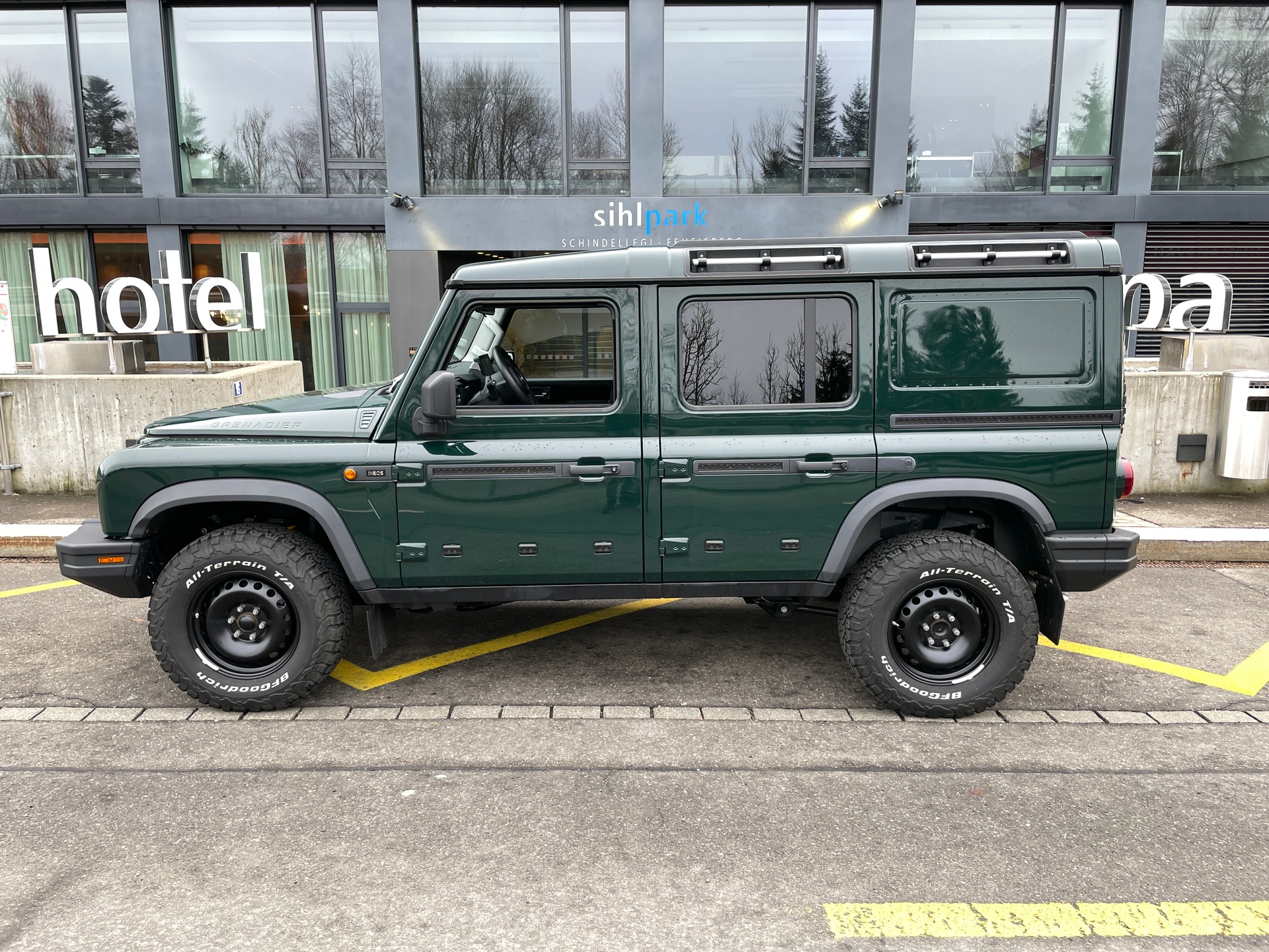 INEOS Grenadier 3.0D Utility Wagon 2-Sitz-showroom-element-1