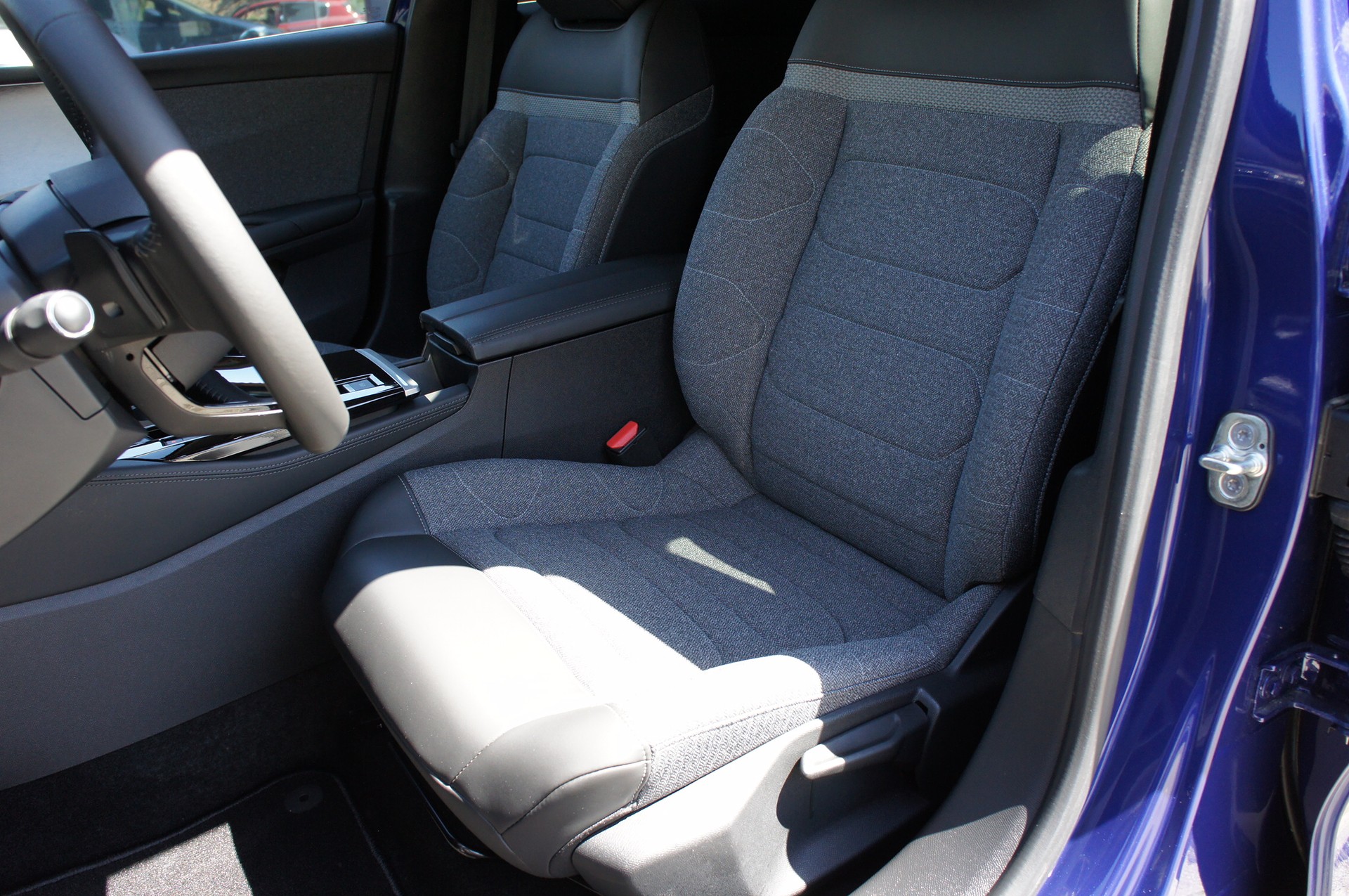 CITROEN C5 X 1.2i PureTech Swiss Edition EAT8-image-12