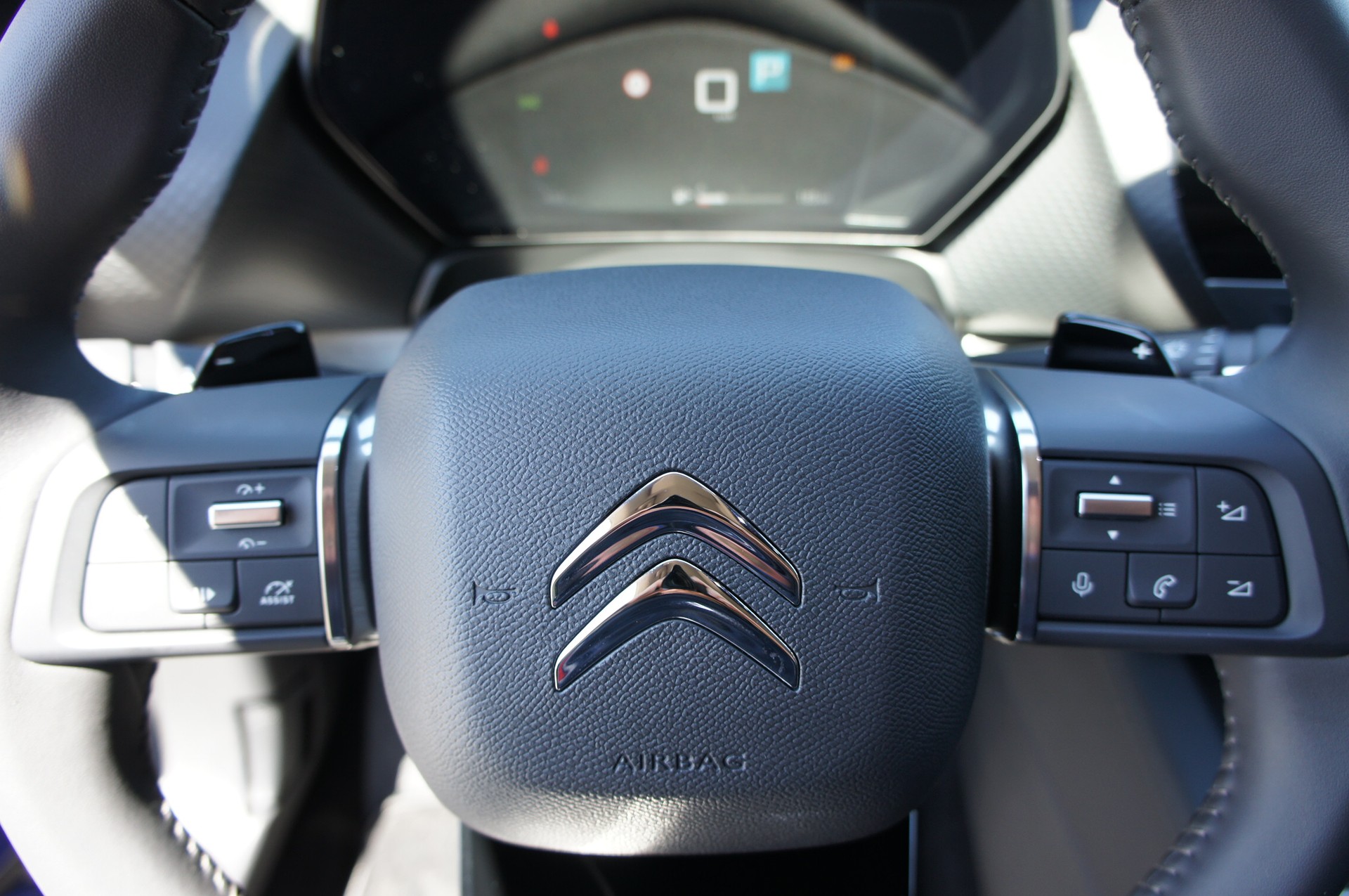 CITROEN C5 X 1.2i PureTech Swiss Edition EAT8-image-18