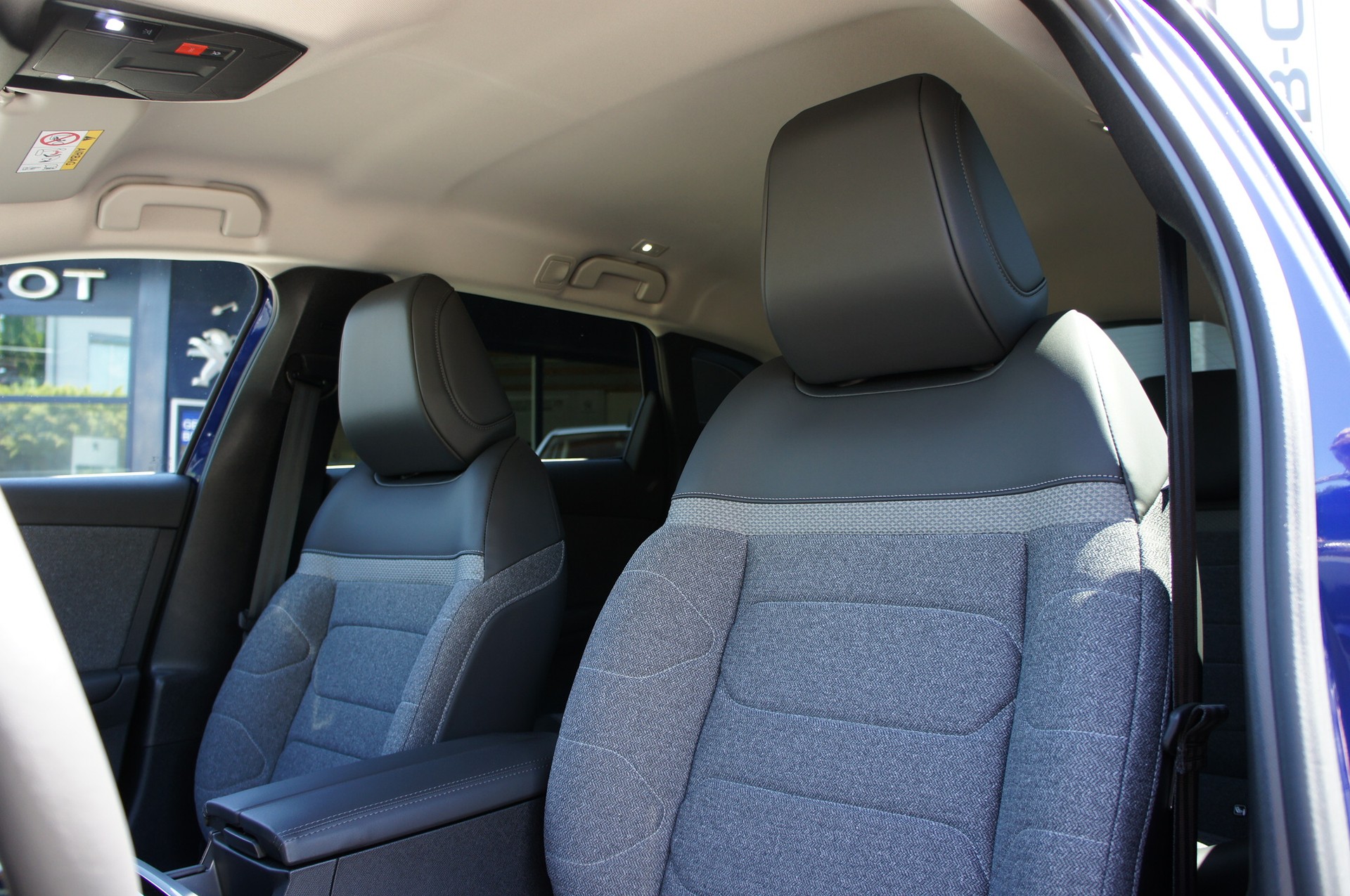 CITROEN C5 X 1.2i PureTech Swiss Edition EAT8-image-13