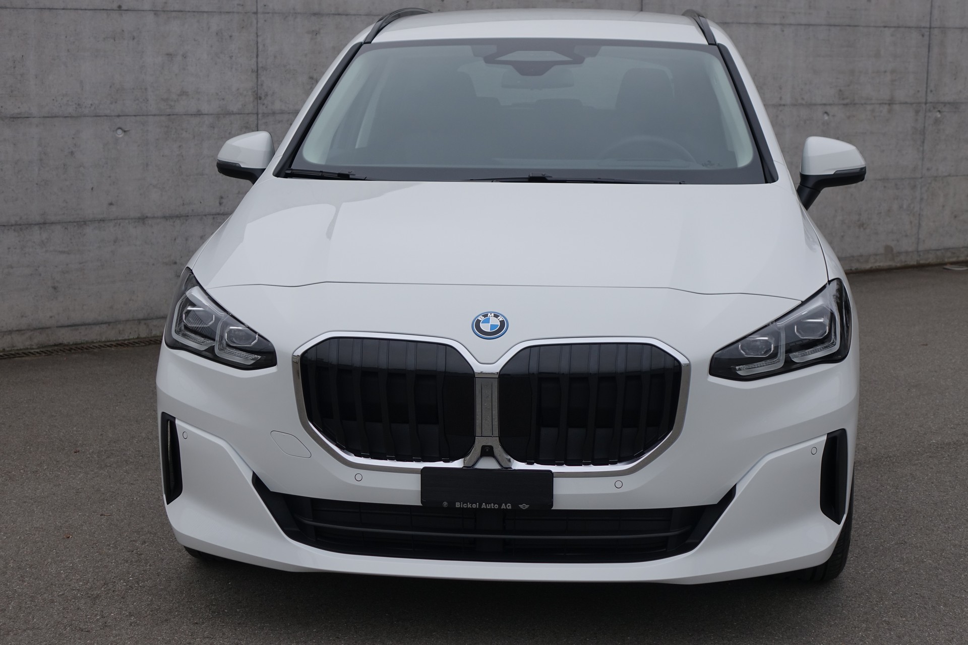 BMW 225e xDrive Act. Tourer-showroom-element-1