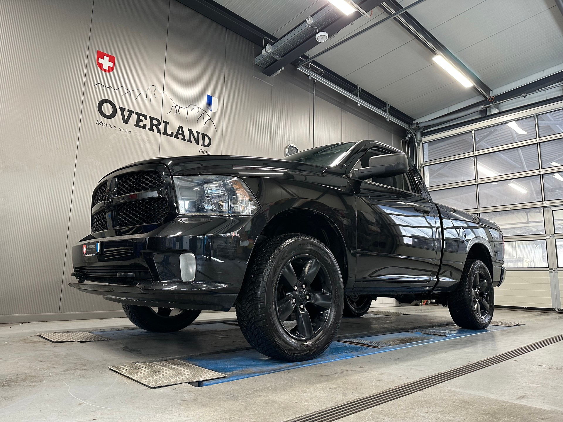 DODGE HEMI V8 4X4