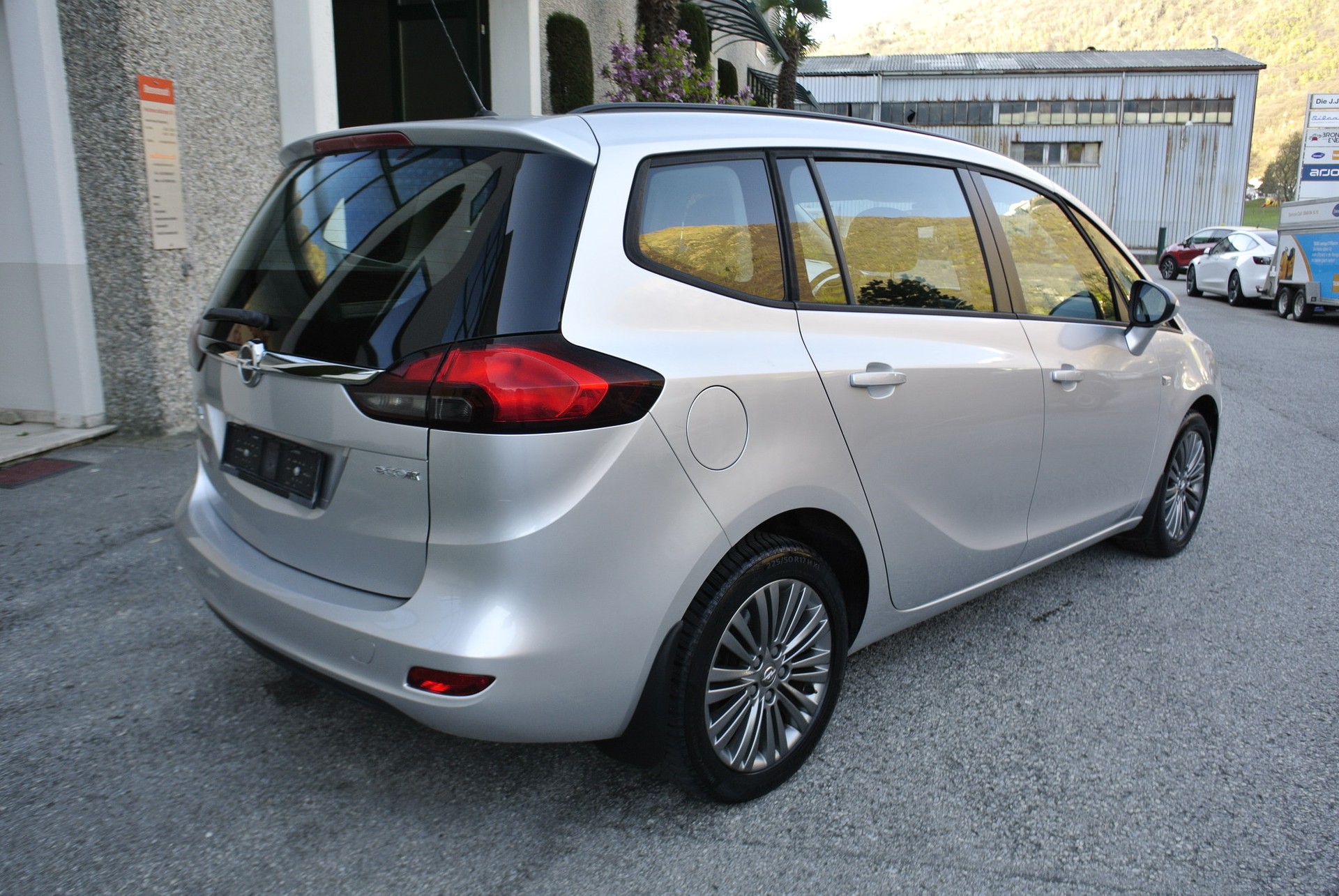 OPEL Zafira Tourer 1.6i 16V CNG Turbo Active Edition-image-5