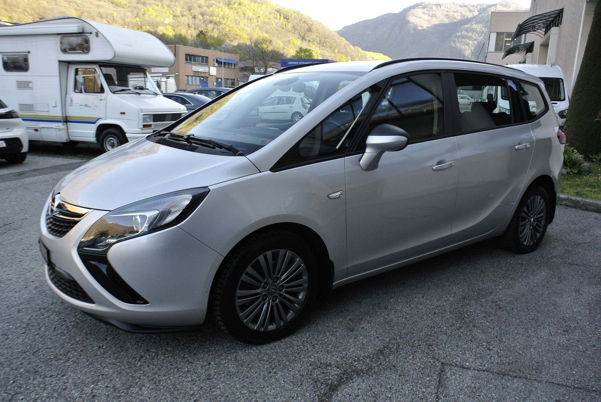 OPEL Zafira Tourer 1.6i 16V CNG Turbo Active Edition-image-8