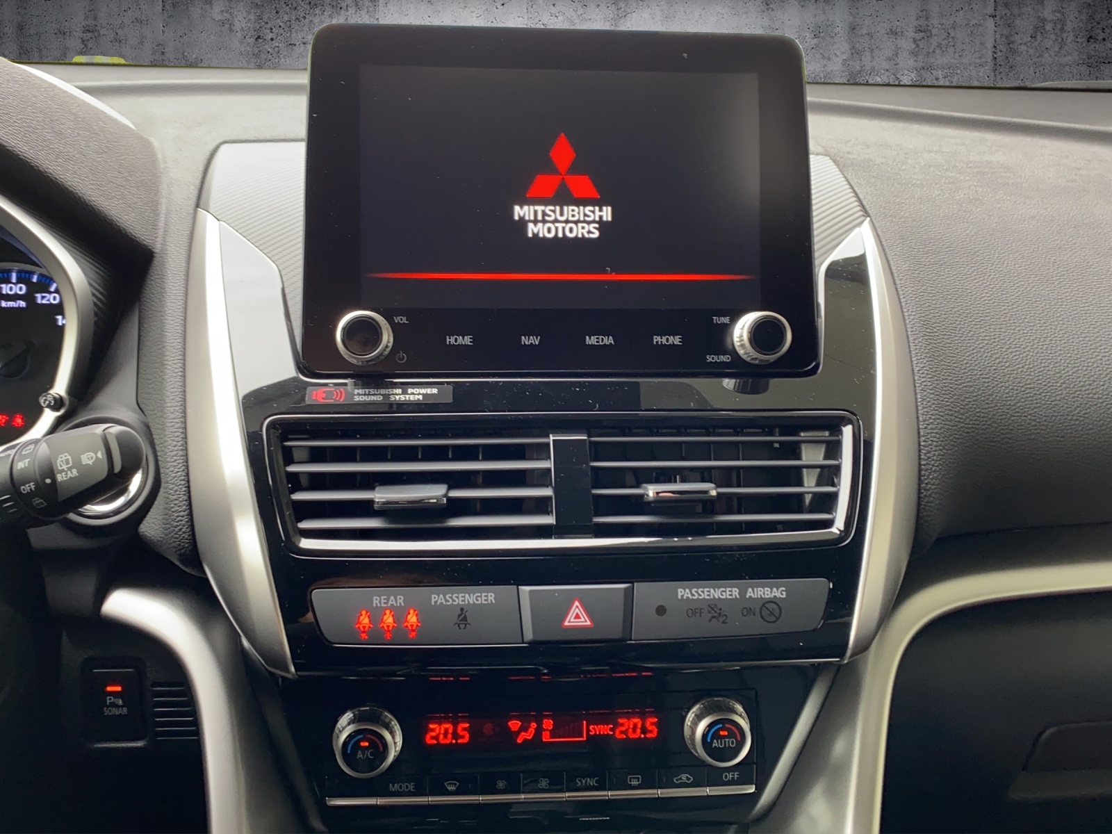 MITSUBISHI Eclipse Cross 2.4 PHEV Instyle 4WD-image-12