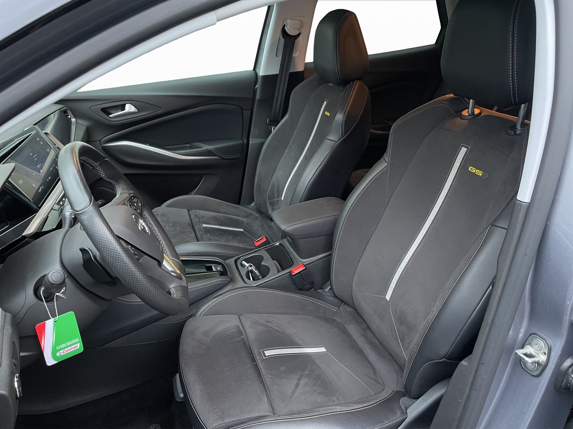 OPEL Grandland 1.6 Hybrid4 GSe Automatik-showroom-element-3
