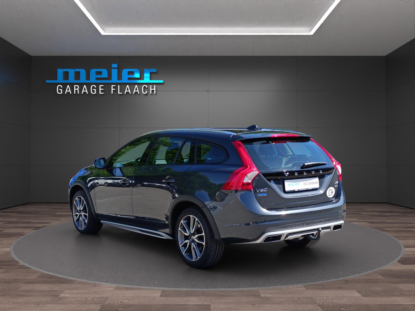 VOLVO V60 Cross Country 2.4 D4 Momentum AWD S/S-showroom-element-2