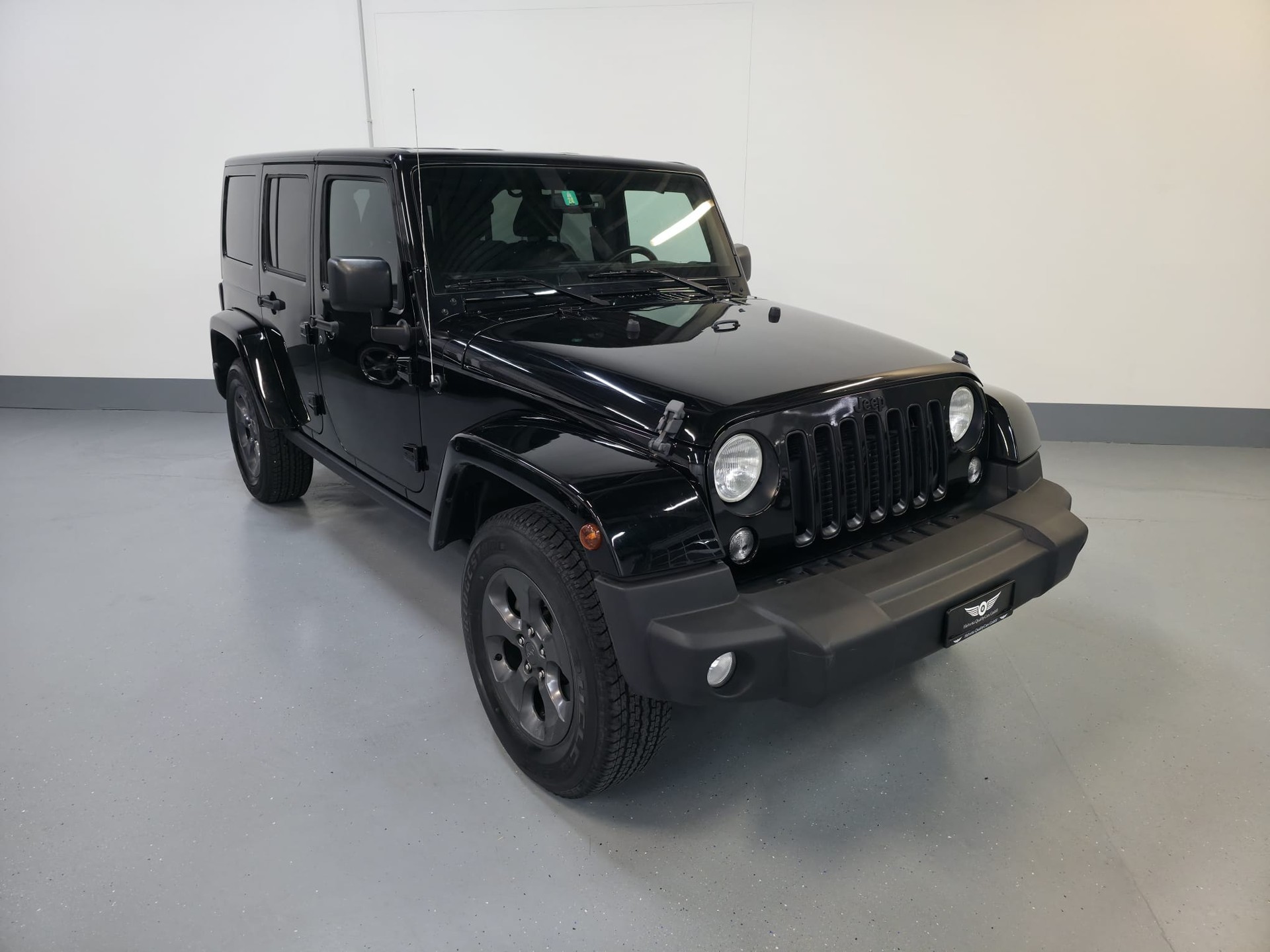 JEEP Wrangler 2.8CRD Unlimited Sahara Automatic-showroom-element-3