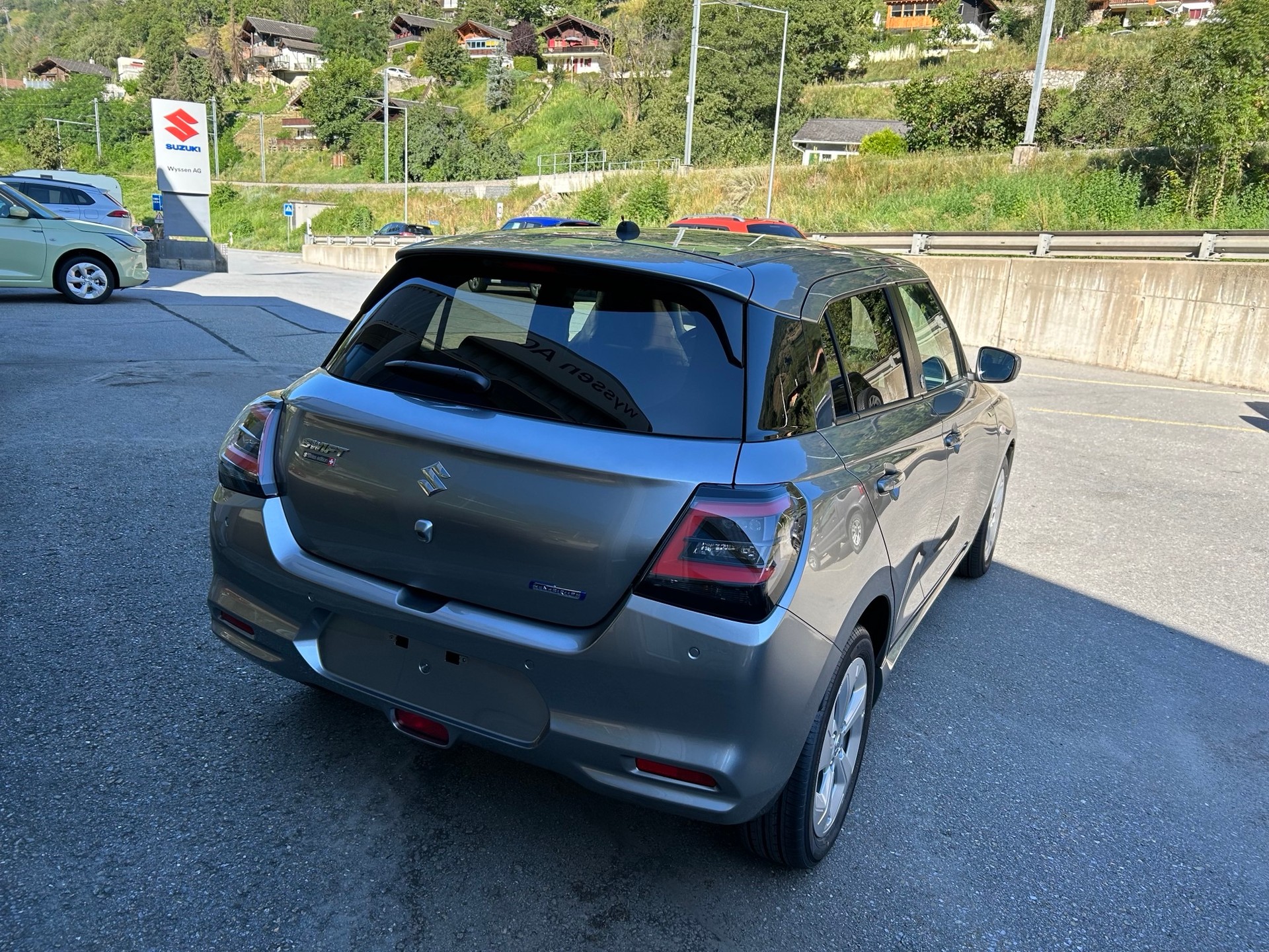 SUZUKI Swift 1.2 1st Edition Hybrid CVT-image-2