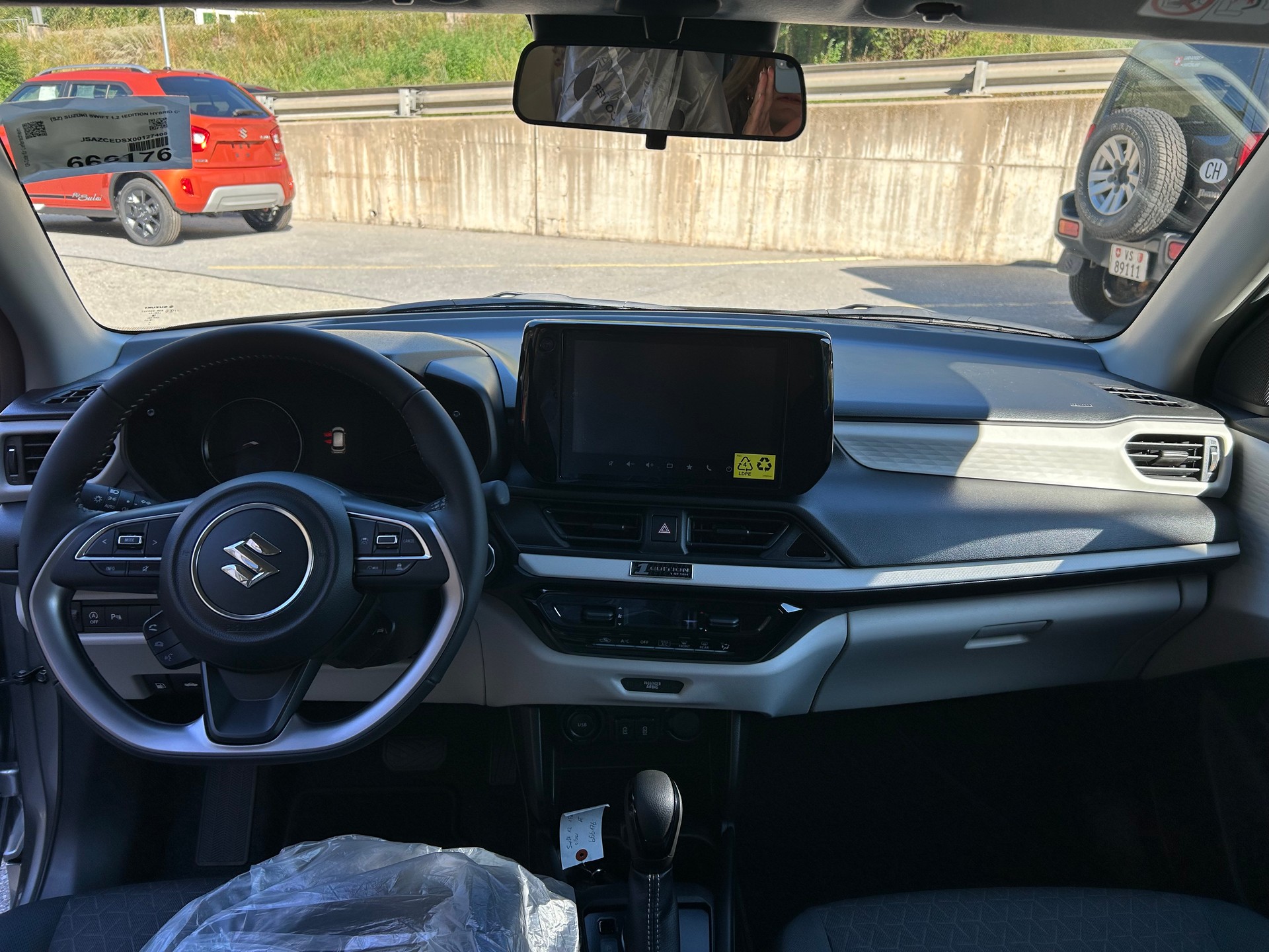SUZUKI Swift 1.2 1st Edition Hybrid CVT-image-9