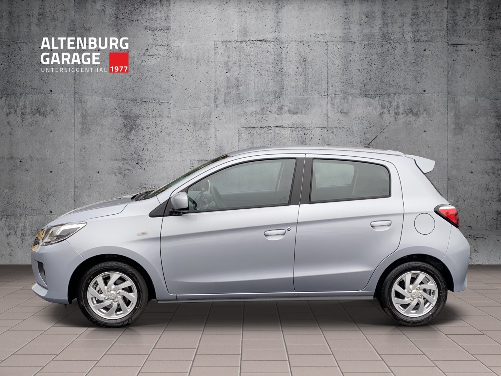 MITSUBISHI Space Star 1.2 MIVEC Invite-showroom-element-1