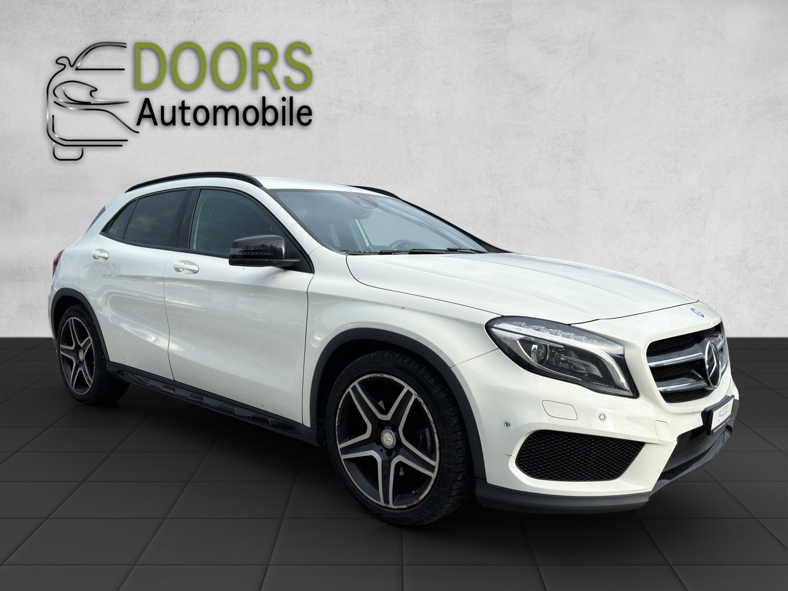 MERCEDES-BENZ GLA 250 AMG Line 7G-DCT
