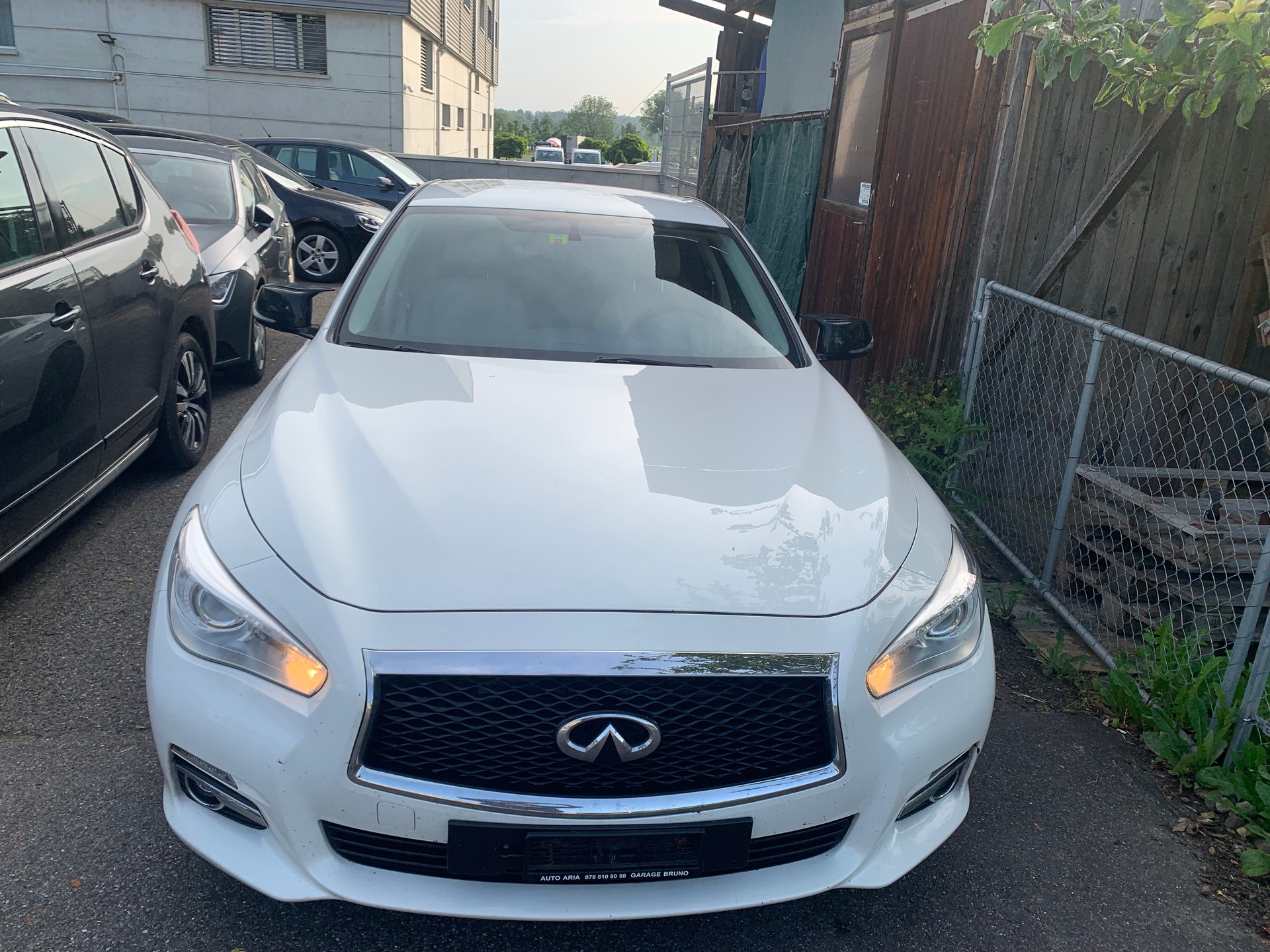 INFINITI Q50 2.2d Automatic-showroom-element-2