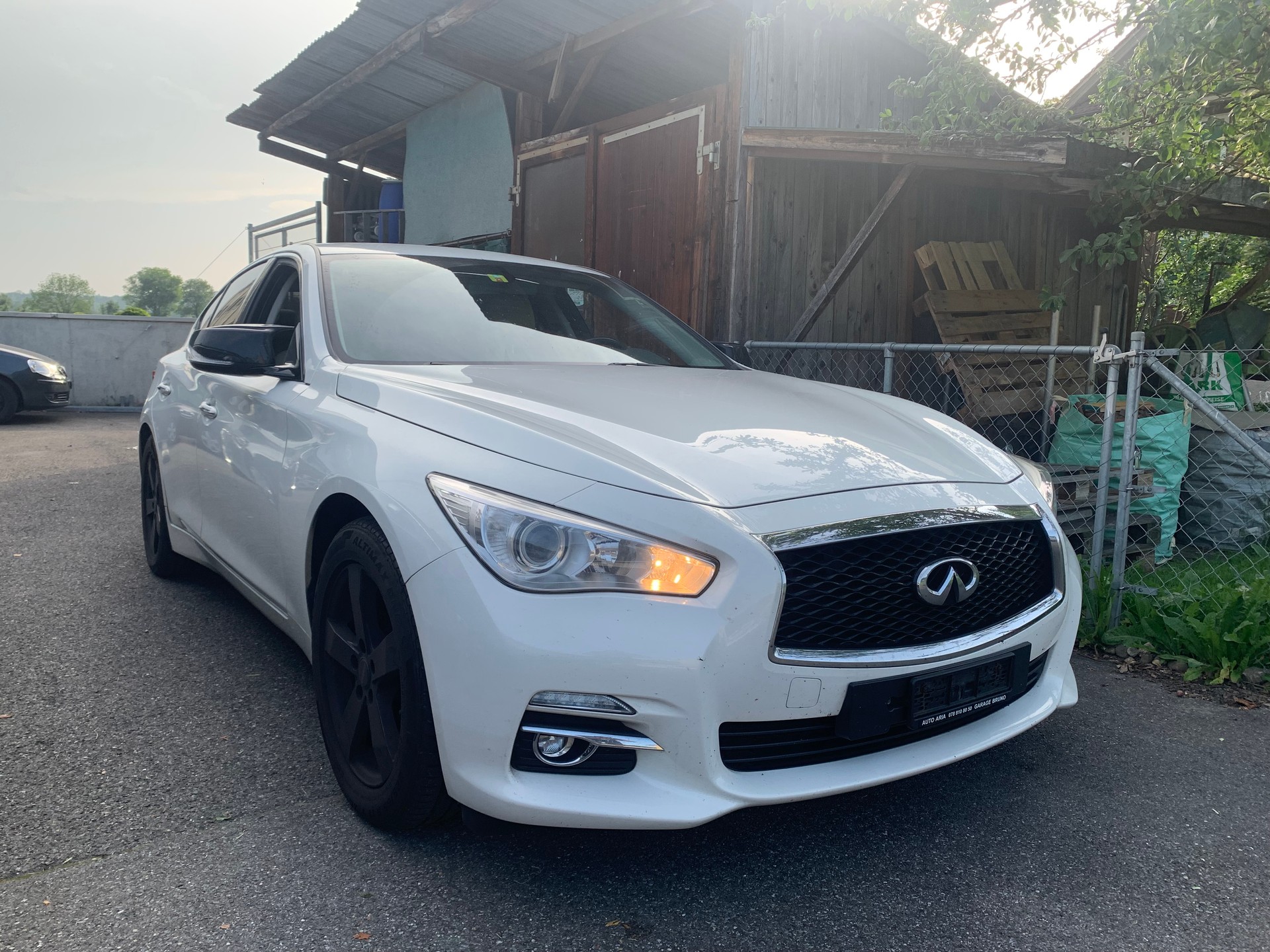 INFINITI Q50 2.2d Automatic-showroom-element-1