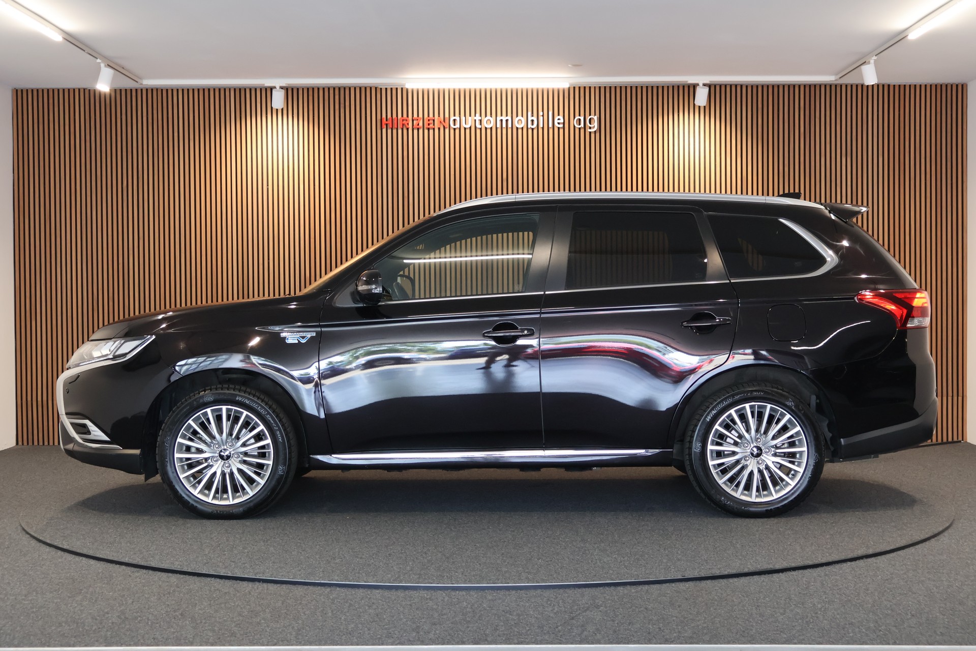 MITSUBISHI Outlander 2.4 PHEV Diamond 4WD Automatic-showroom-element-1