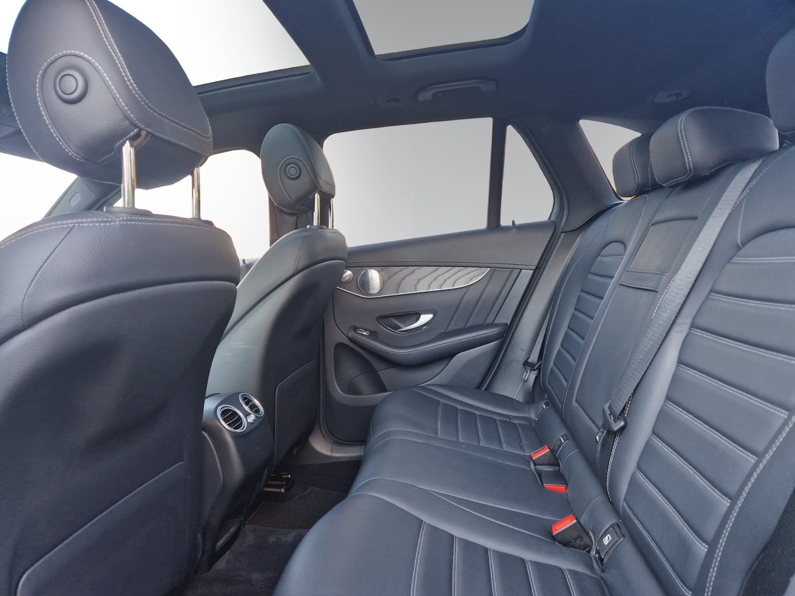 Image MERCEDES-BENZ GLC-220 GLC 220 d AMG Line 4Matic 9G-Tronic