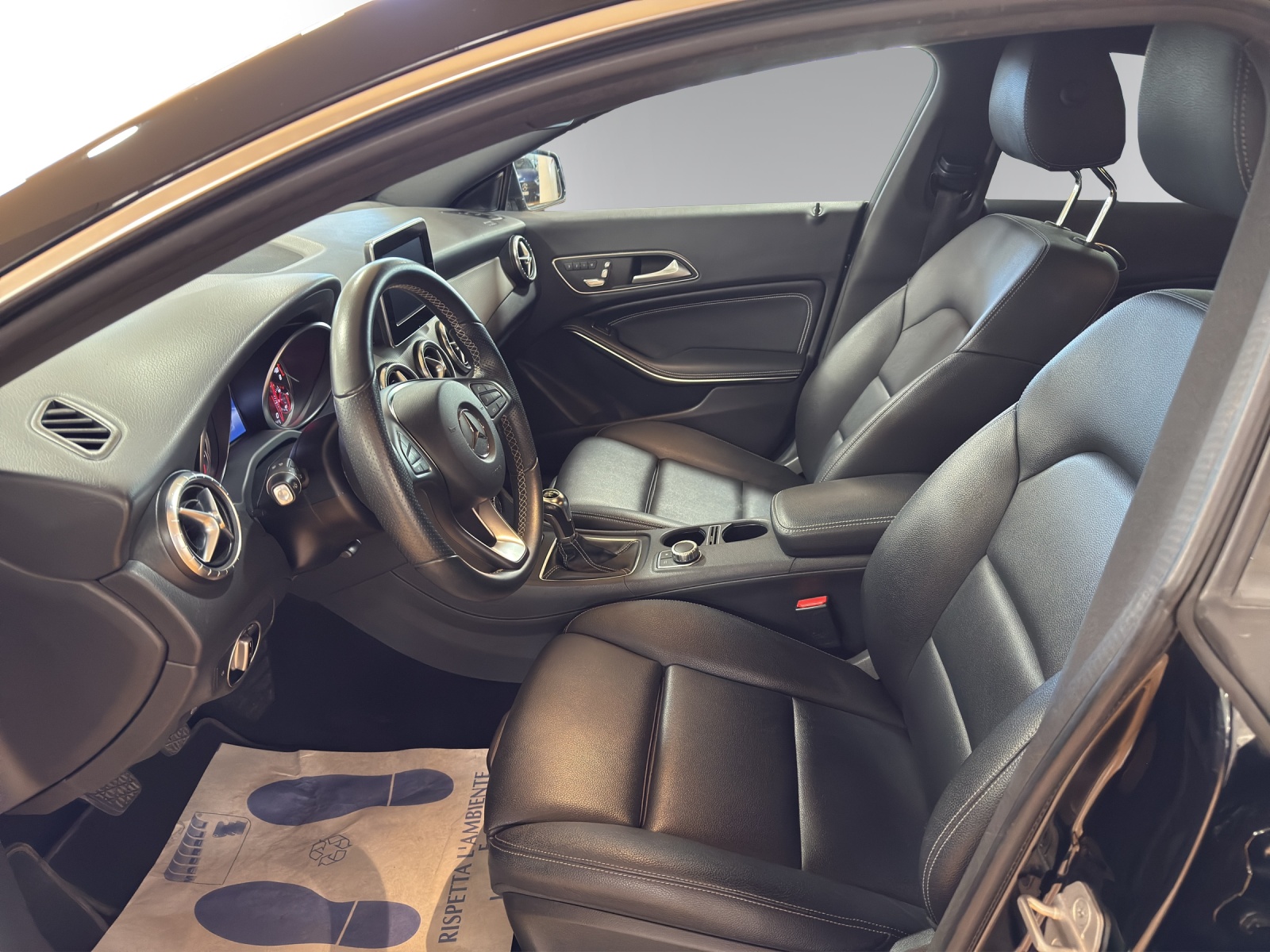 Image MERCEDES-BENZ CLA-180 CLA 180 Urban