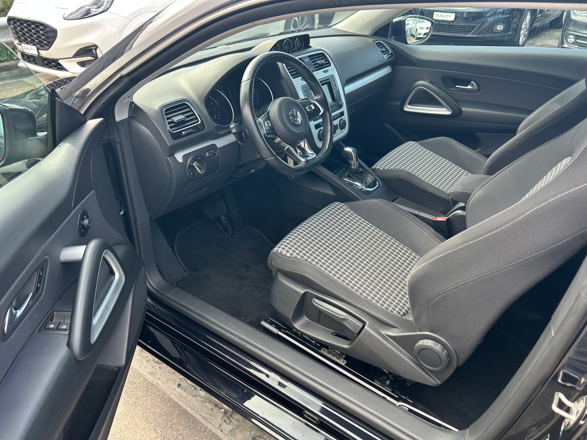 VW Scirocco 2.0 TSI BMT Start DSG-image-10