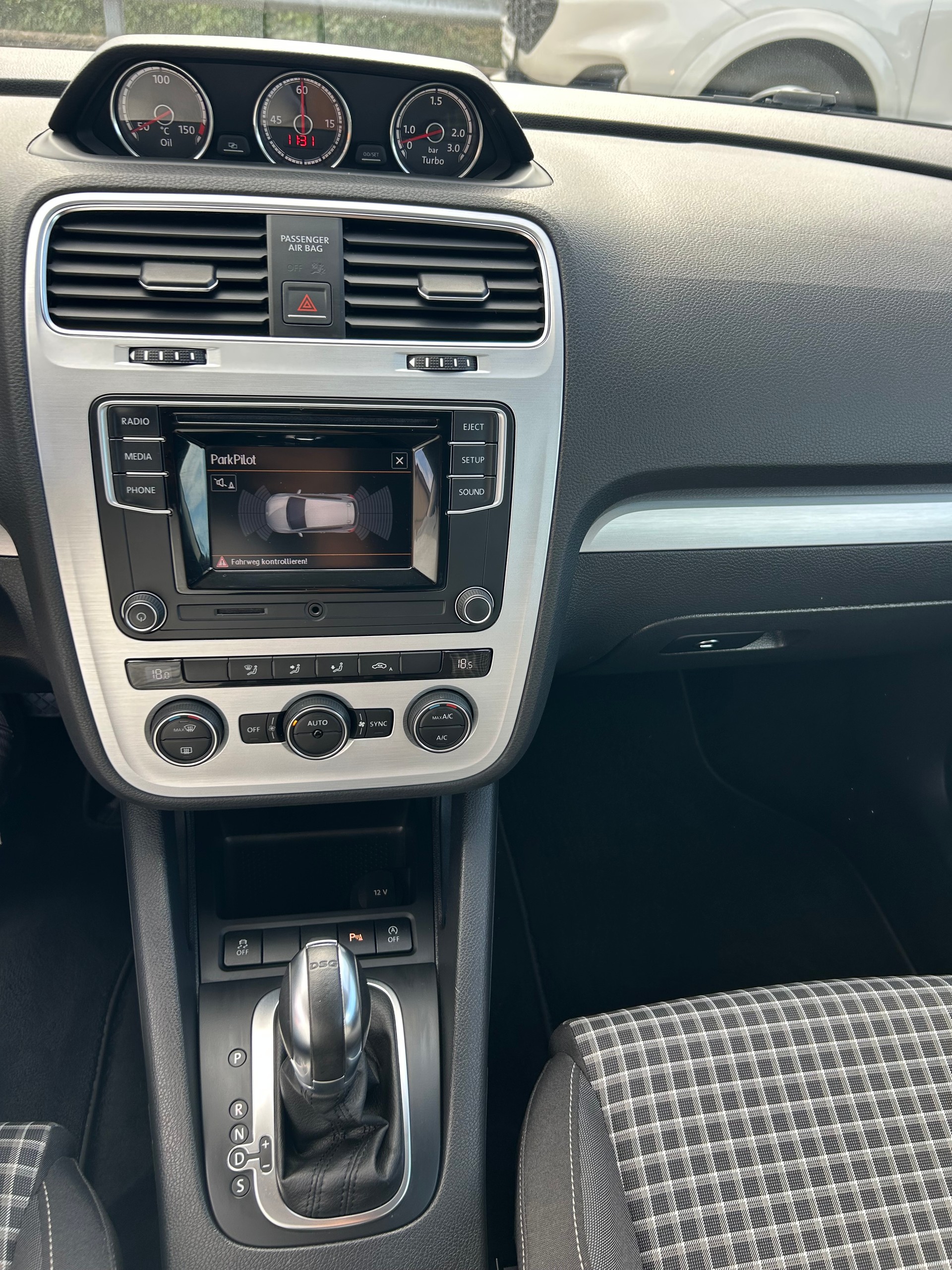 VW Scirocco 2.0 TSI BMT Start DSG-image-11