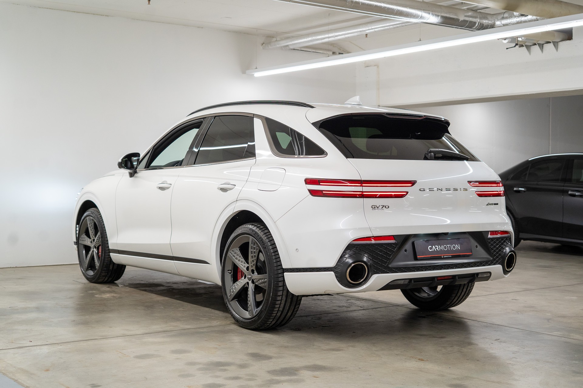 GENESIS GV70 2.5T Sport-showroom-element-3
