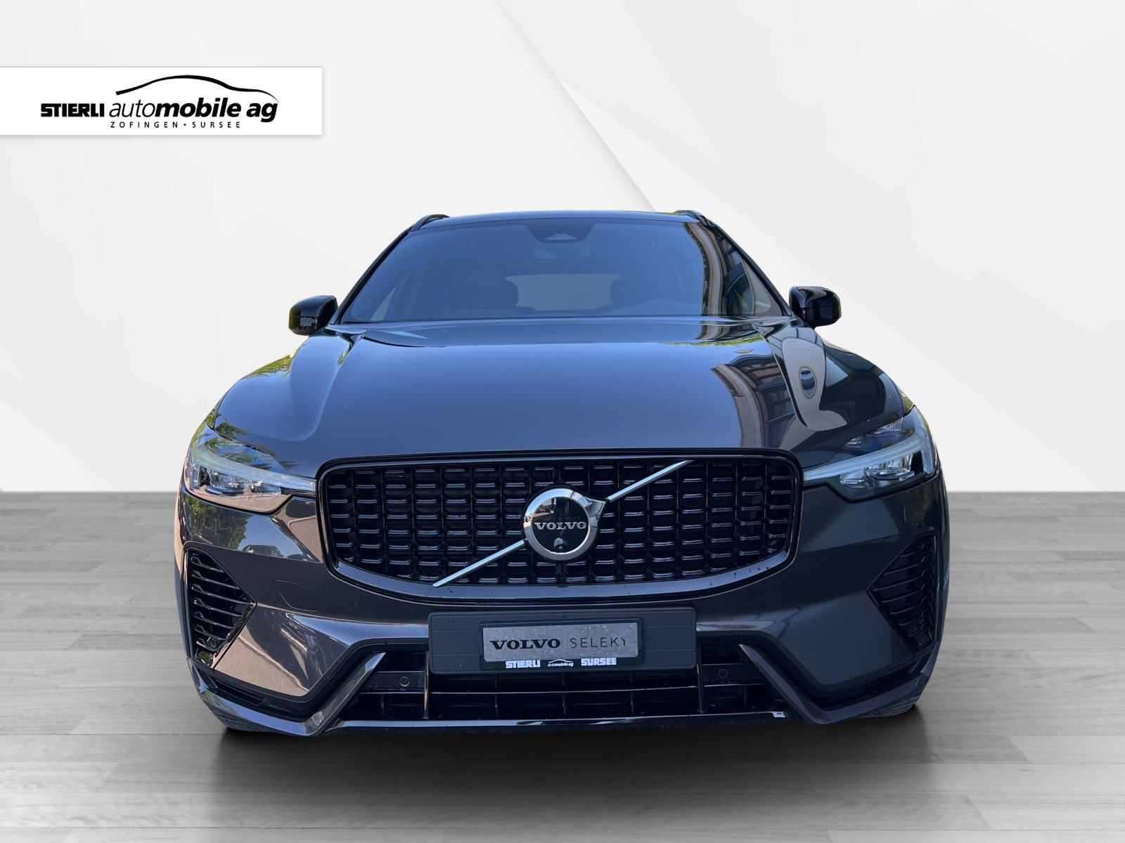 VOLVO XC60 2.0 T6 TE Plus Dark eAWD-showroom-element-1