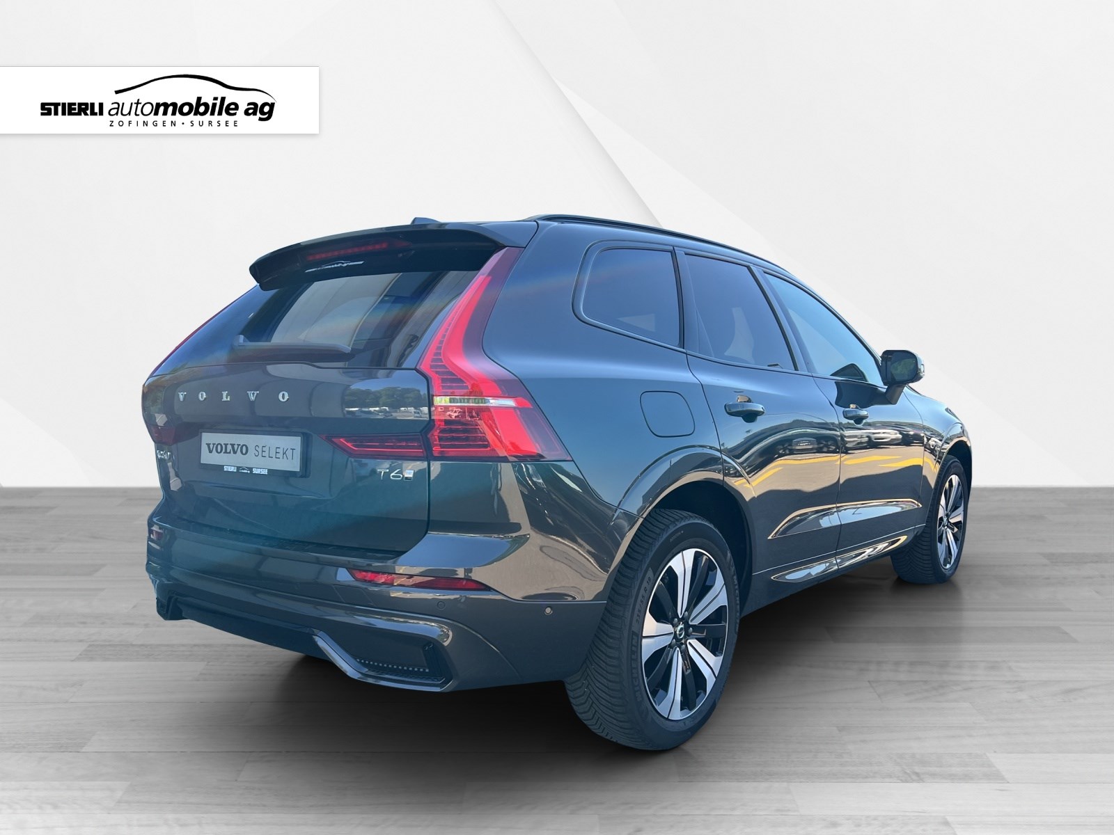 VOLVO XC60 2.0 T6 TE Plus Dark eAWD-image-4