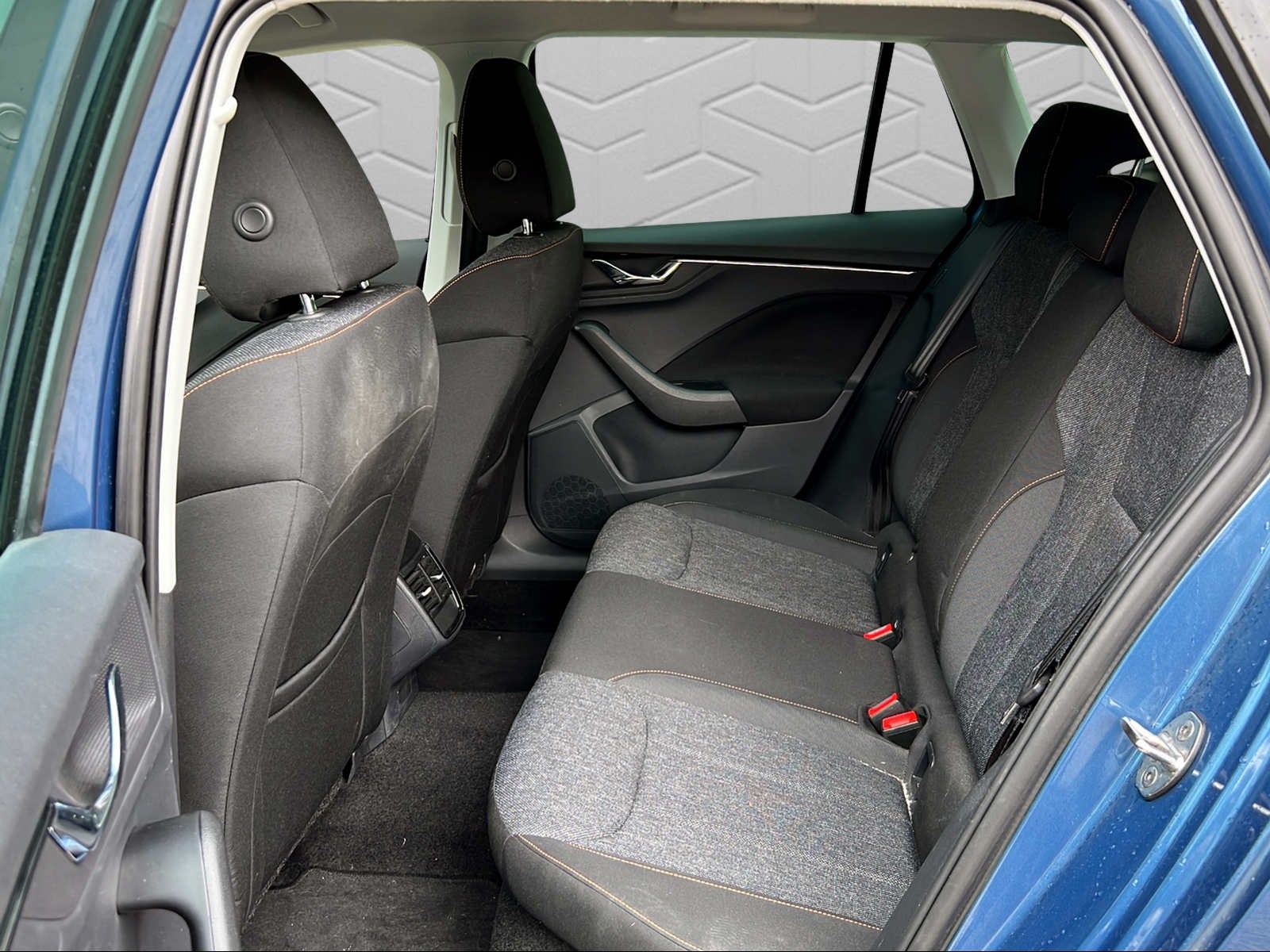 SKODA Kamiq 1.0 TSI Clever DSG-image-12