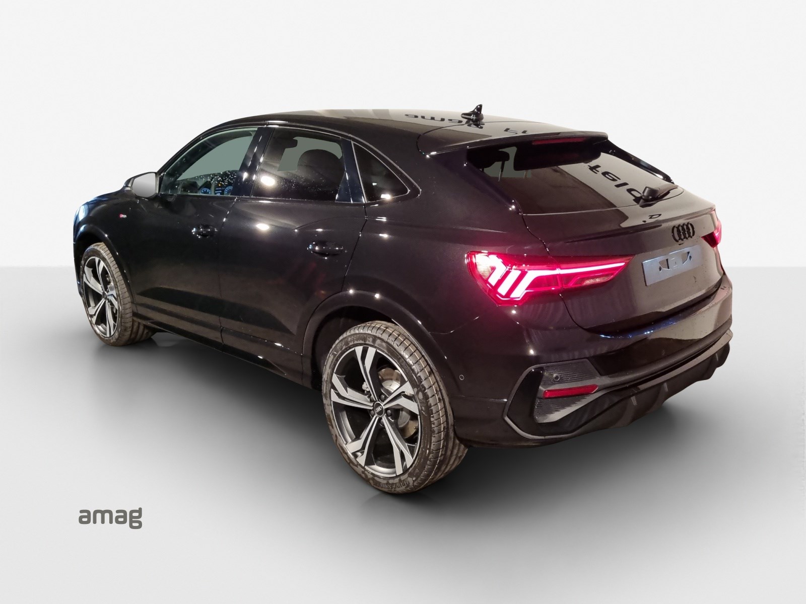 AUDI Q3 Sportback 40 TFSI S line quattro-showroom-element-2