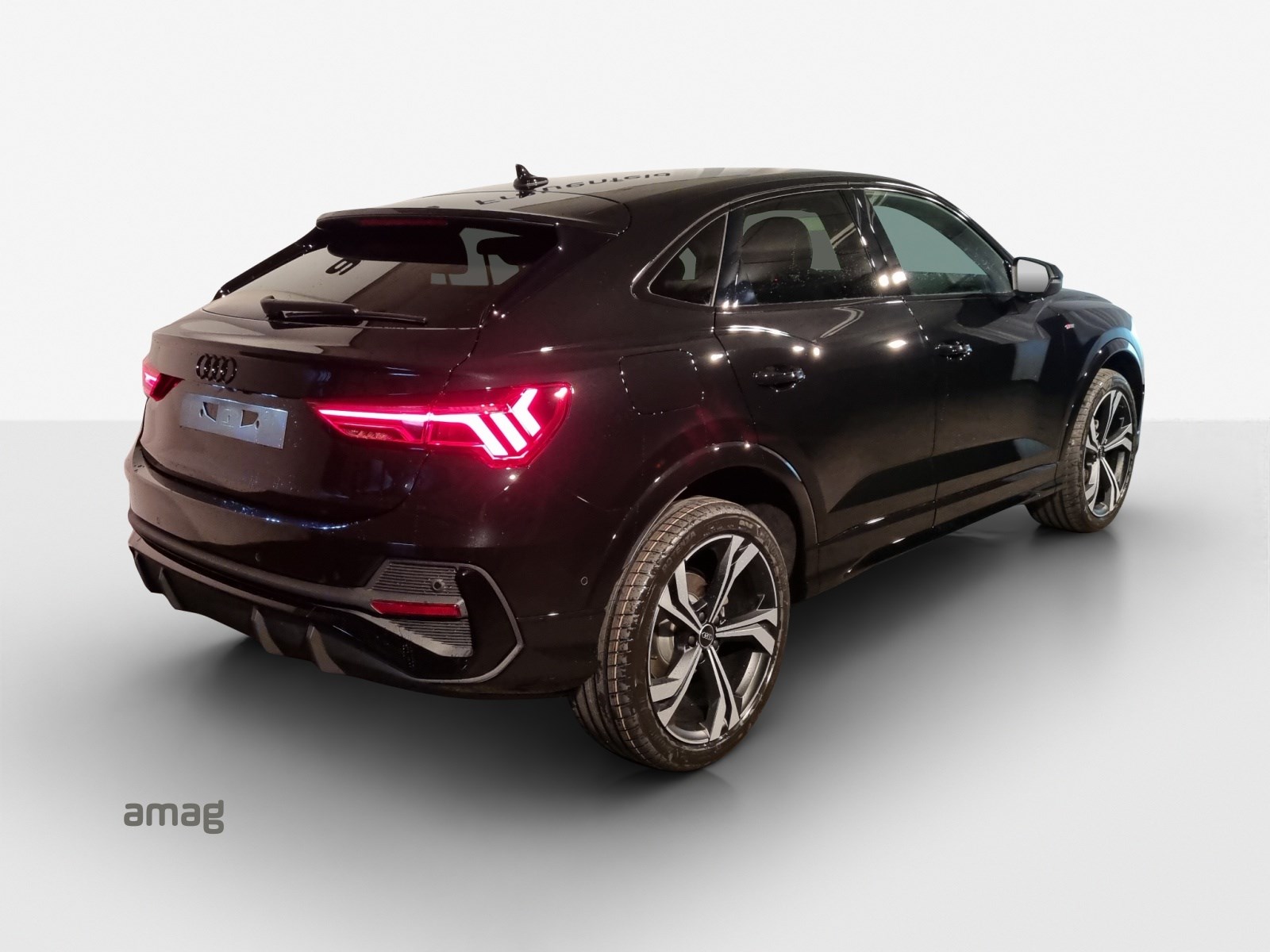 AUDI Q3 Sportback 40 TFSI S line quattro-showroom-element-3