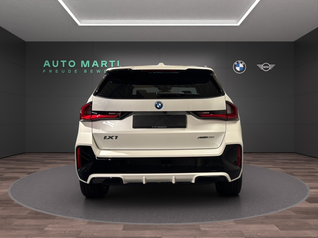 BMW iX1 xDrive 30 Edit. Sport-showroom-element-2