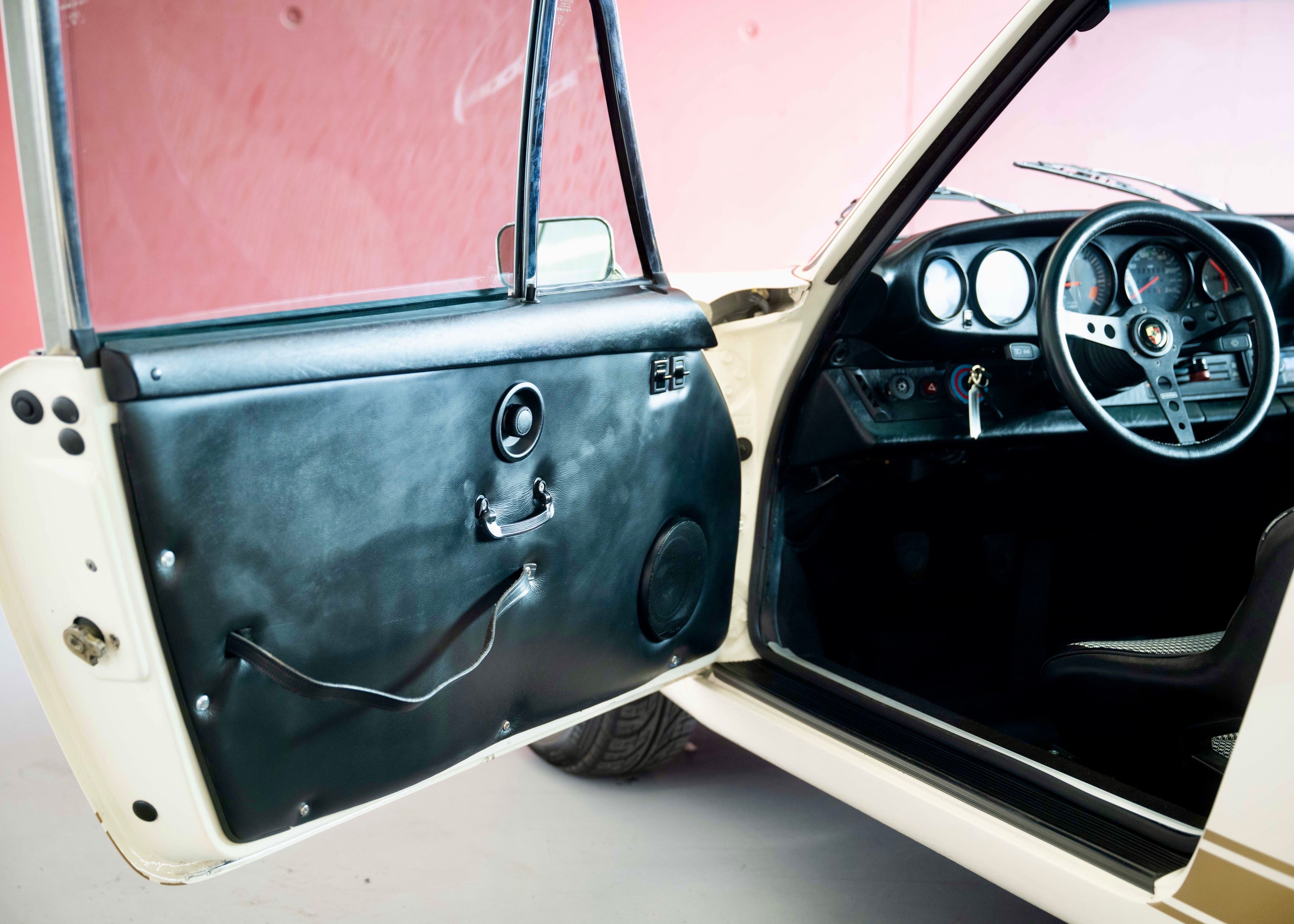 Image PORSCHE 911 911 SC Backdate (Engine and Bodywork restored) - RESERVED !