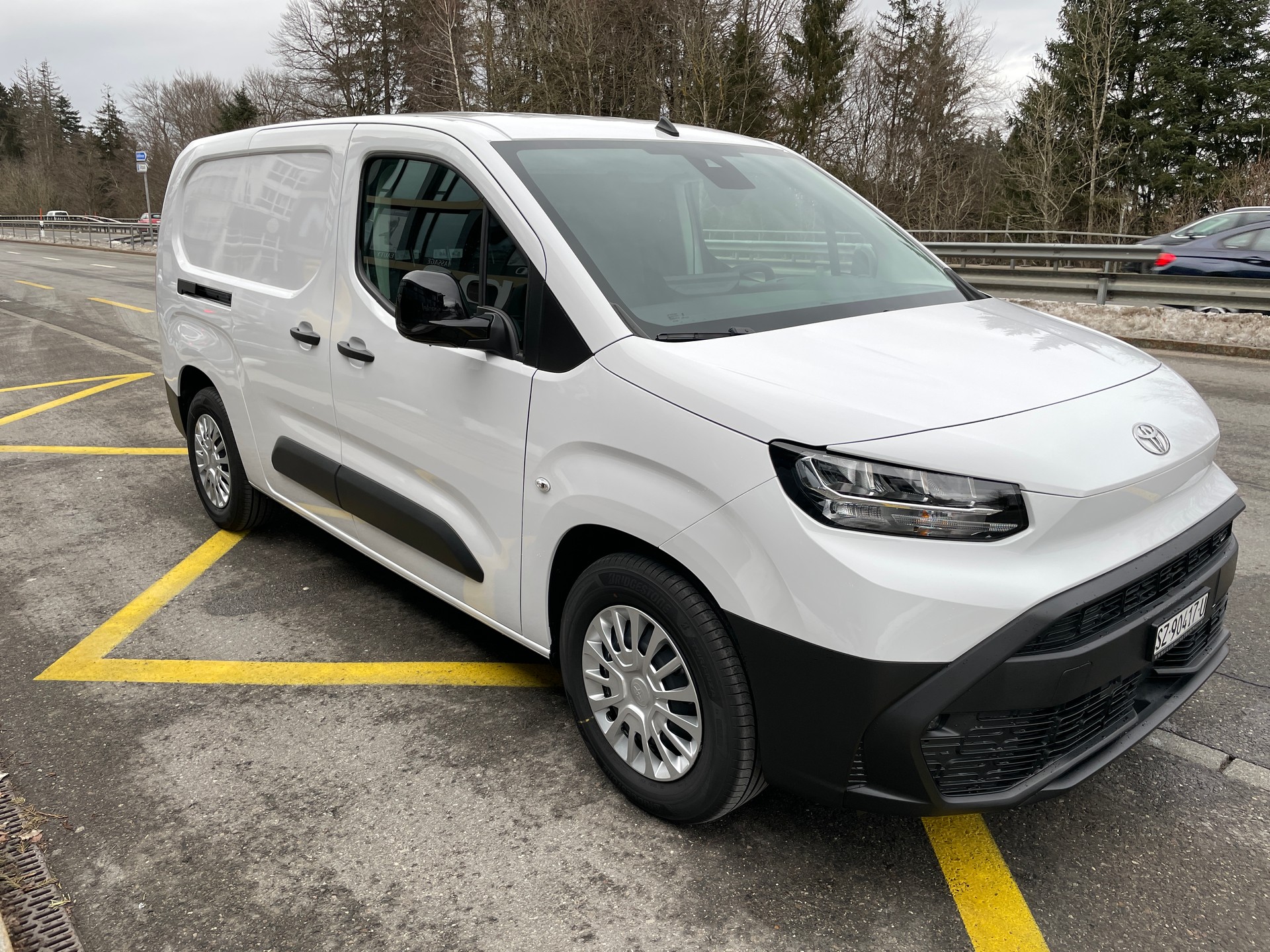 TOYOTA Proace City Van EV 50 kWh Advanced Long-showroom-element-2