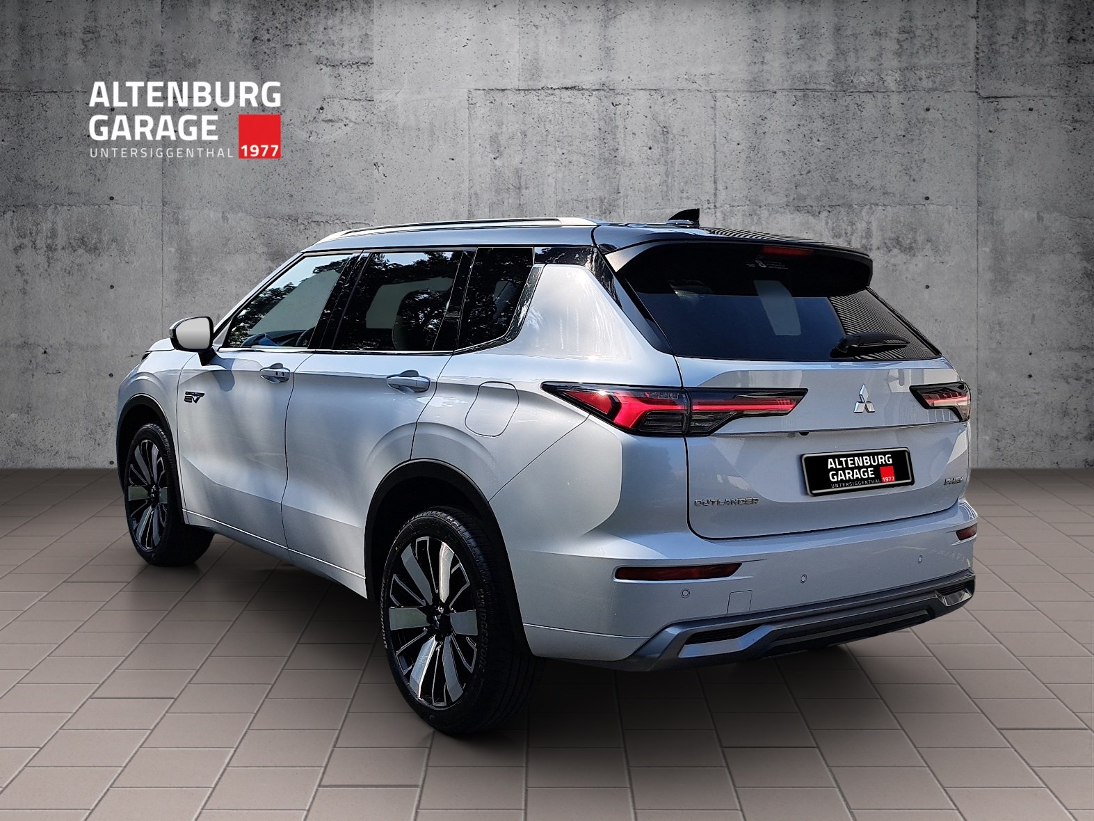 MITSUBISHI Outlander 2.4 PHEV Instyle 4x4-showroom-element-2