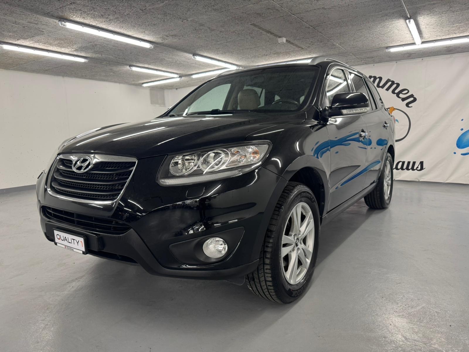 HYUNDAI SANTA FE-showroom-element-2