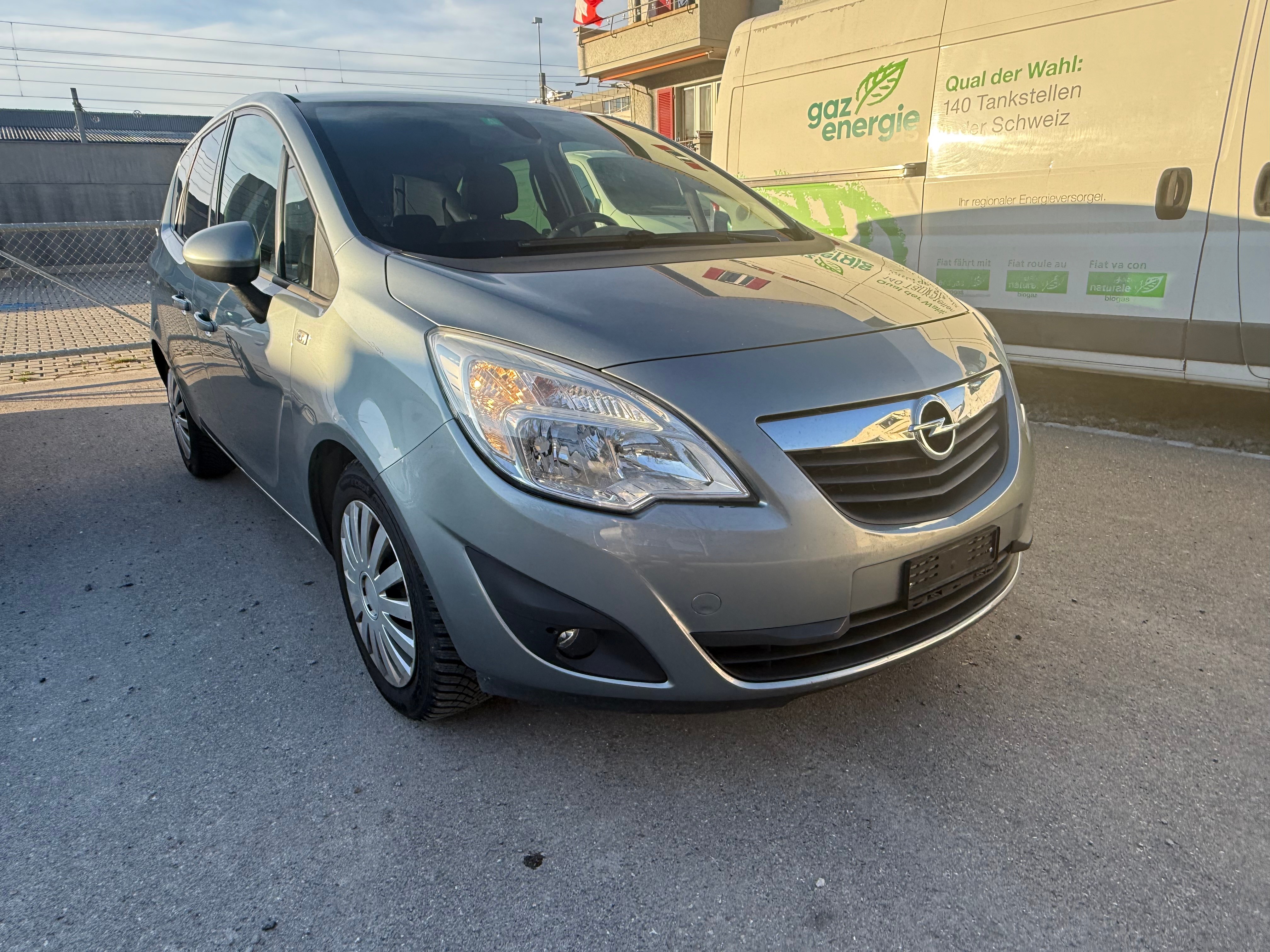 OPEL Meriva 1.4 Turbo Cosmo (Kompaktvan / Minivan) Opel OPEL Meriva 1.4 Turbo Cosmo (Kompaktvan / Minivan)