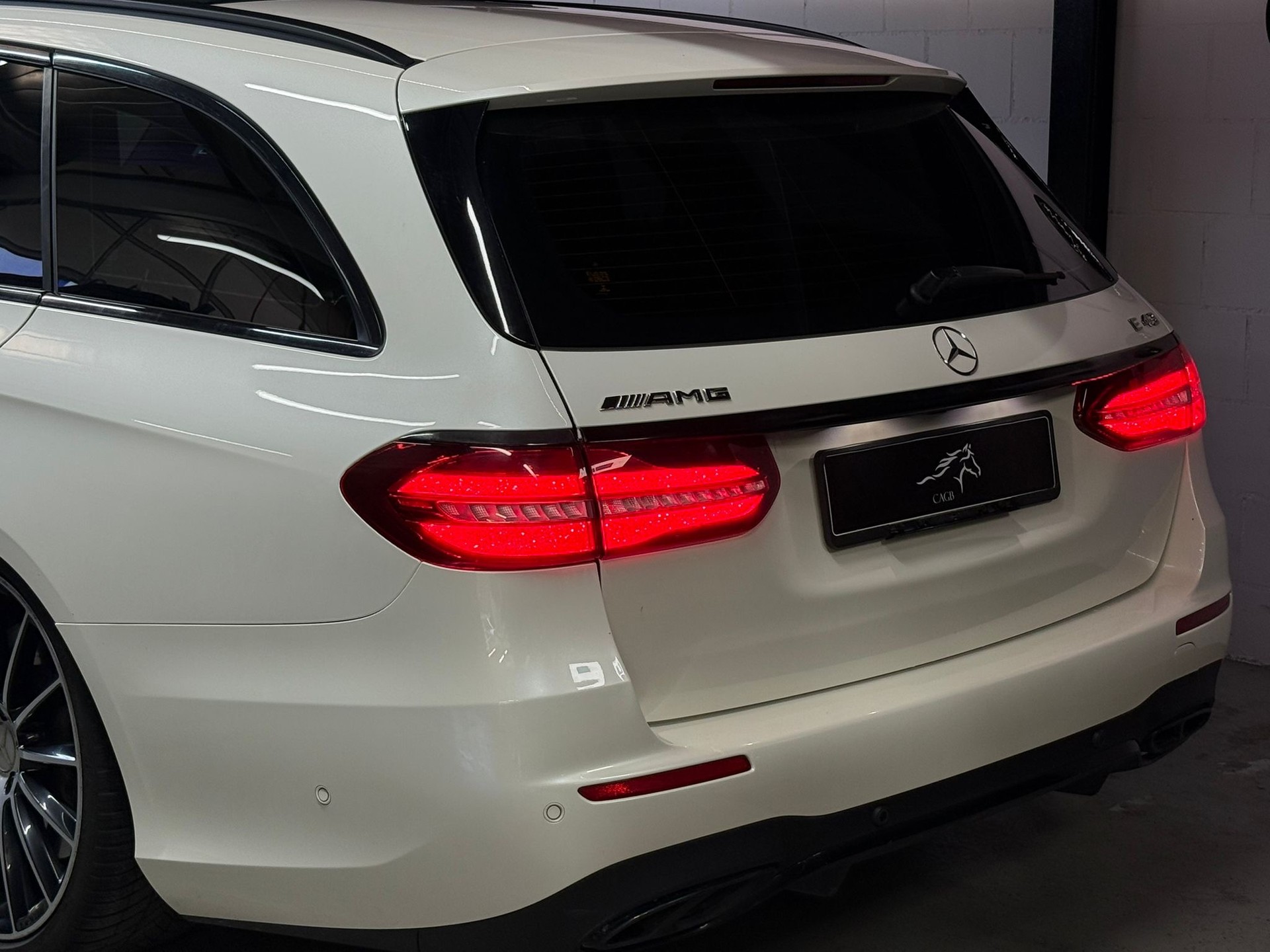 MERCEDES-BENZ E 43 AMG 4 Matic 9G-Tronic-showroom-element-2