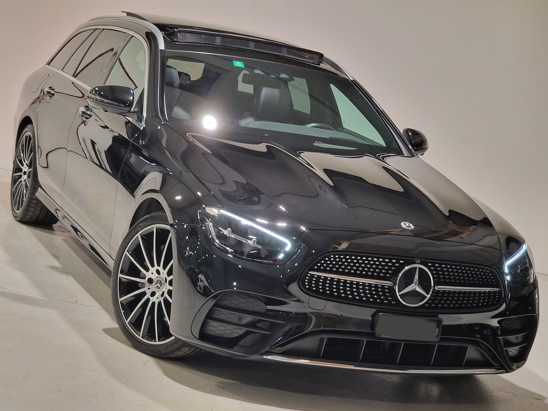 MERCEDES-BENZ E 220 d T 4Matic AMG Line 9G-Tronic