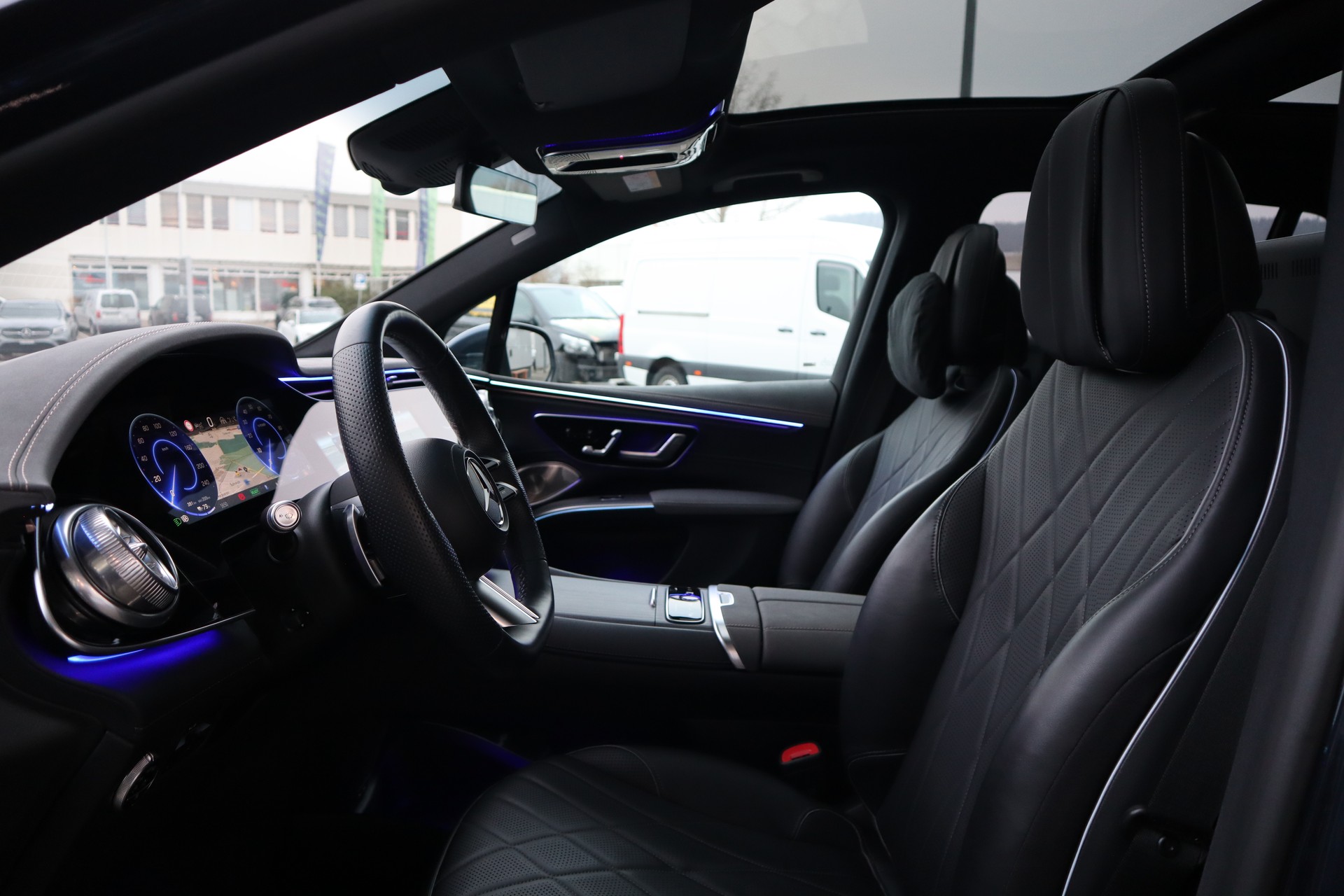 MERCEDES-BENZ EQS SUV 450 AMG Line 4Matic-showroom-element-3