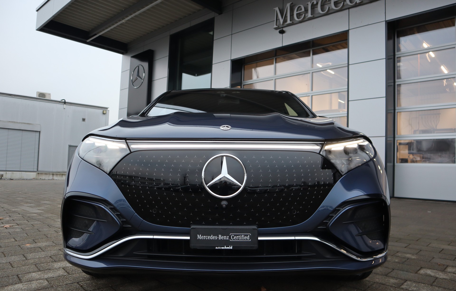 MERCEDES-BENZ EQS SUV 450 AMG Line 4Matic-showroom-element-2