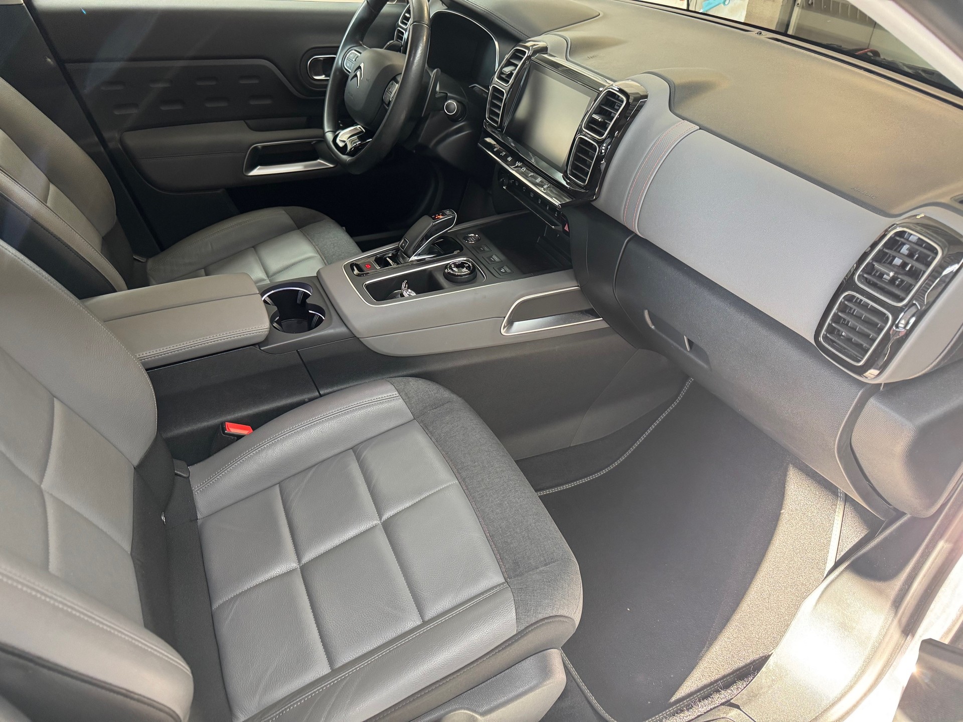 CITROEN C5 Aircross 1.6i Feel EAT8-image-8