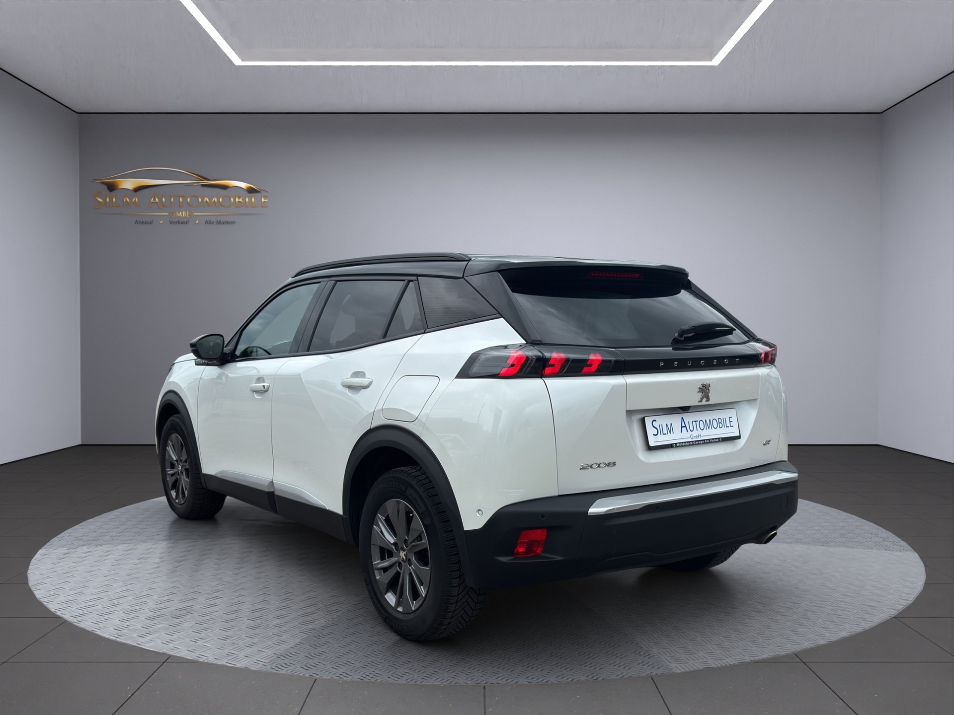 PEUGEOT 2008 1.5 BlueHDi GT EAT8-image-6
