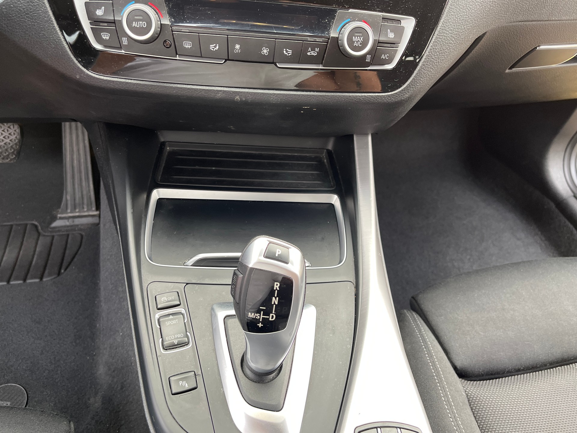 BMW 118i Steptronic-image-10
